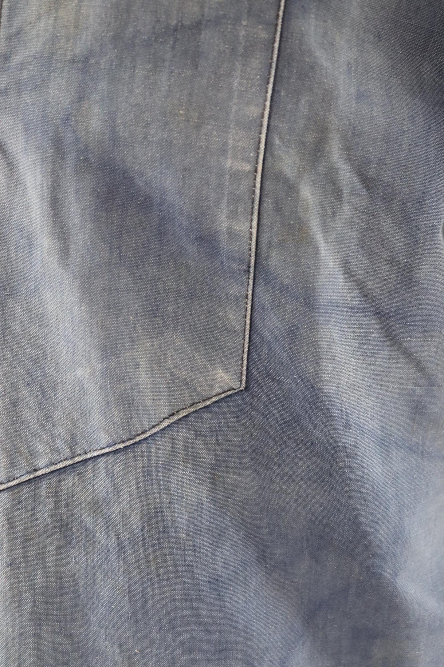 Vintage French workwear smock - 1930s chore shirt - sun faded indigo blue cotton - 46” chest