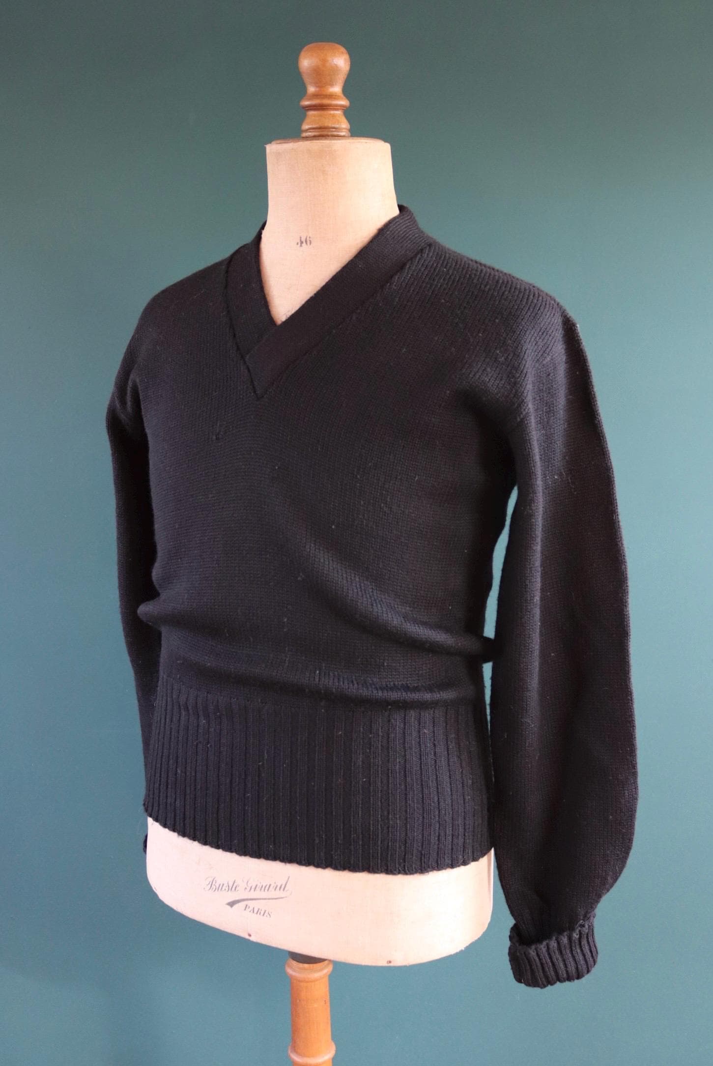Vintage 1950s black wool varsity sweater - knitted jumper - Ivy League style - long rib - 40” chest