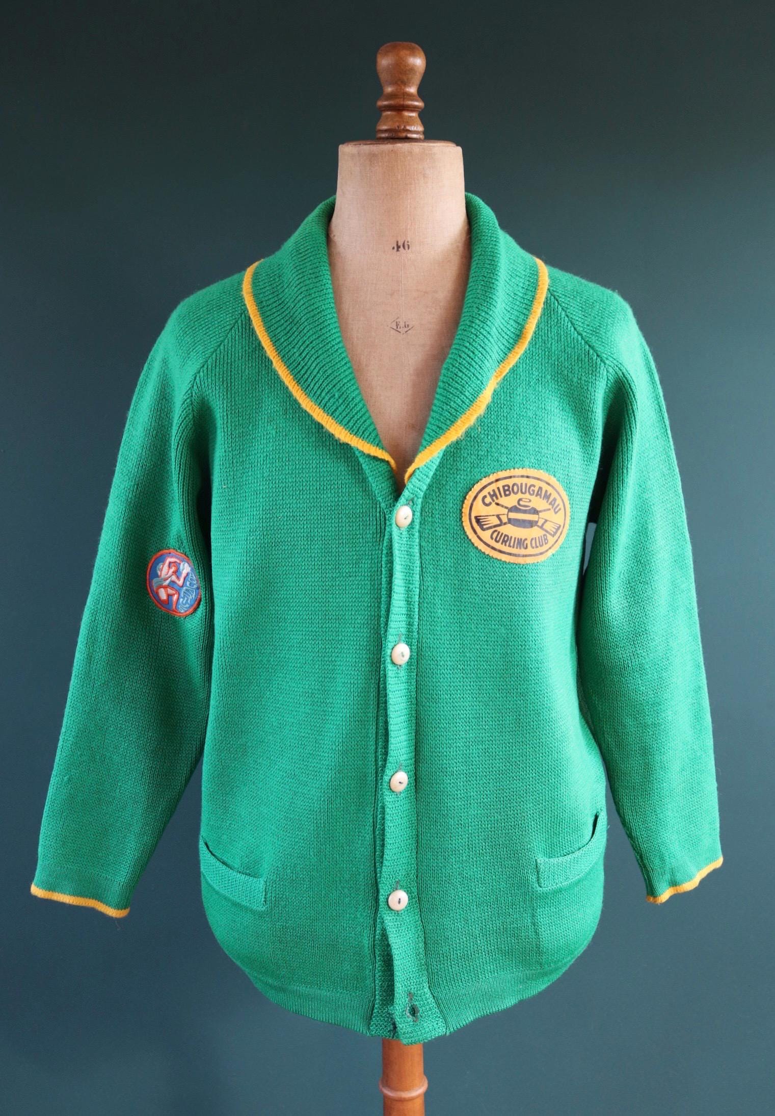 Vintage curling sweater - 1970s knitted cardigan - shawl collar - 45” chest