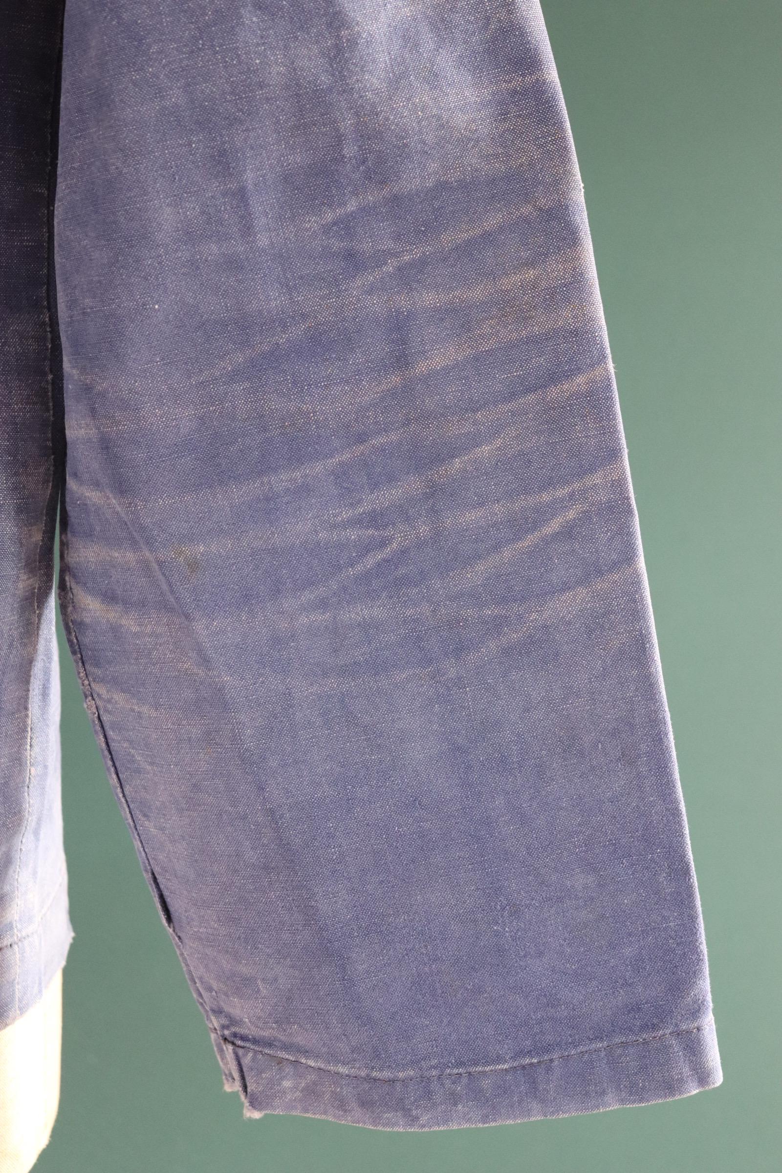 Vintage French workwear smock - 1930s chore shirt - sun faded indigo blue cotton - 40” chest