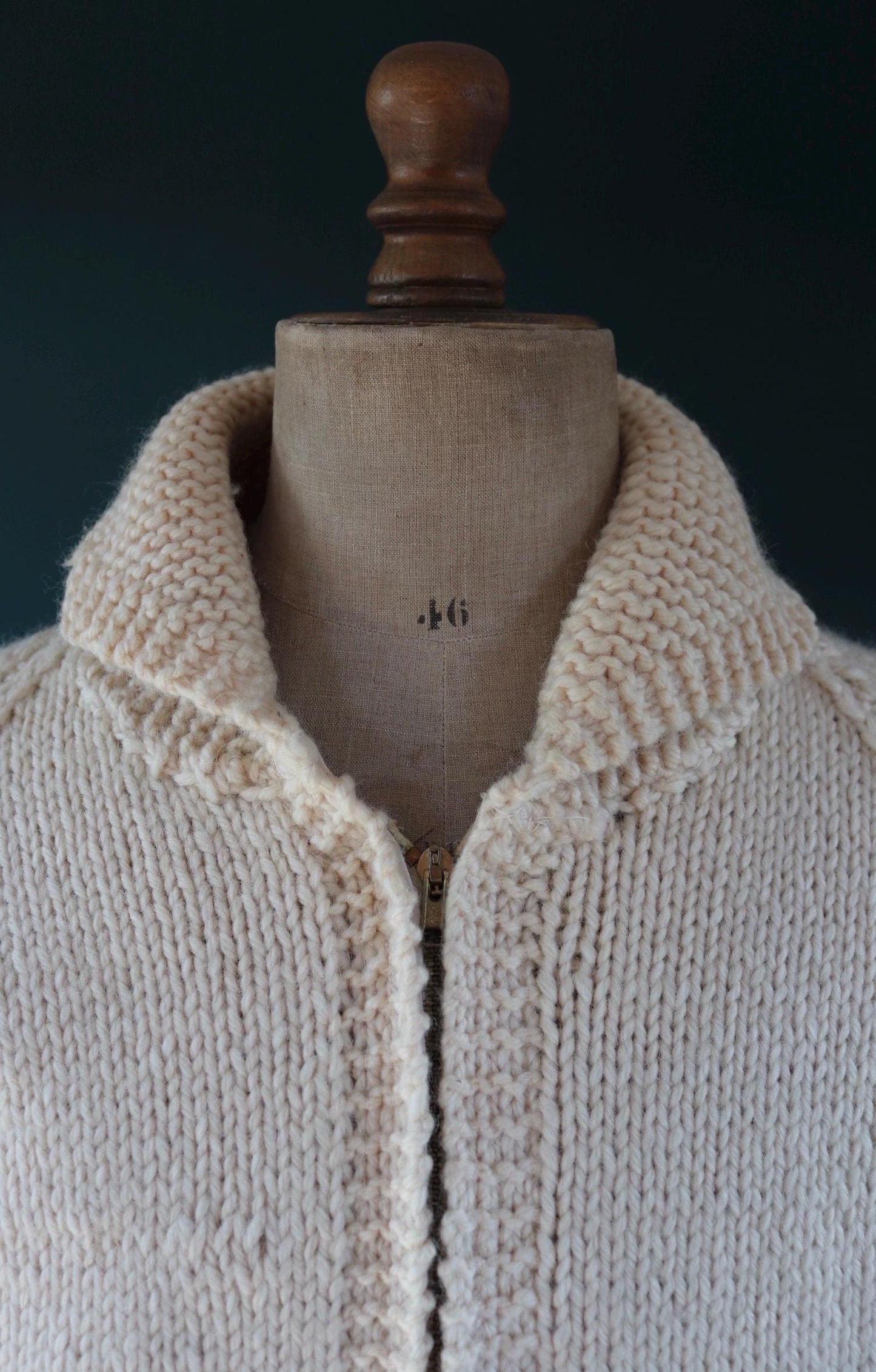 Vintage 1960s novelty hand knitted cardigan - ice hockey design - Mary Maxim - cowichan sweater - 44” chest