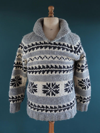 Vintage 1970s hand knitted Cowichan sweater - snowflake design - wool jumper - shawl collar - 40” chest