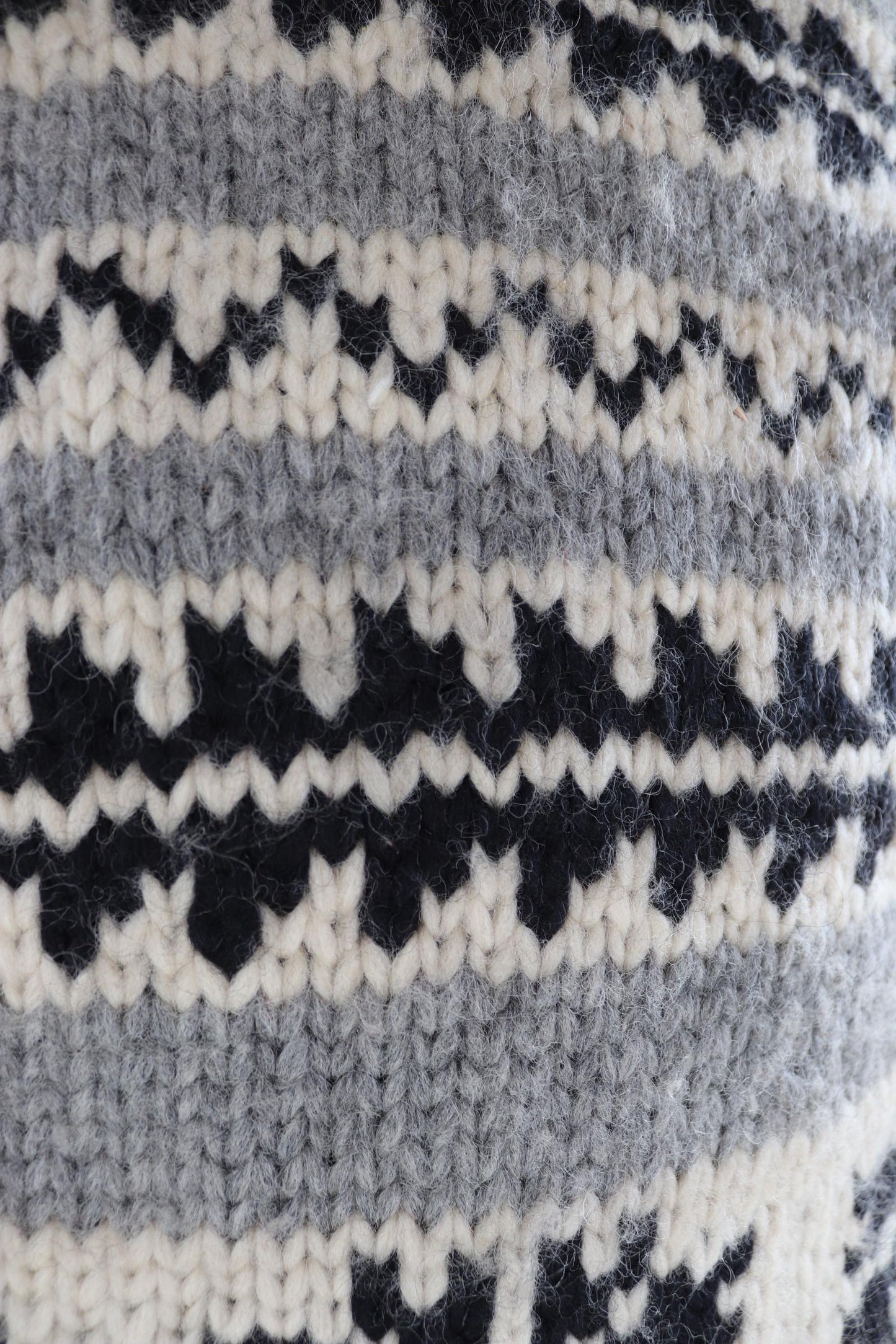 Vintage 1970s hand knitted Cowichan sweater - snowflake design - wool jumper - shawl collar - 40” chest