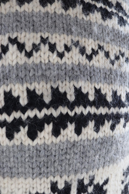 Vintage 1970s hand knitted Cowichan sweater - snowflake design - wool jumper - shawl collar - 40” chest