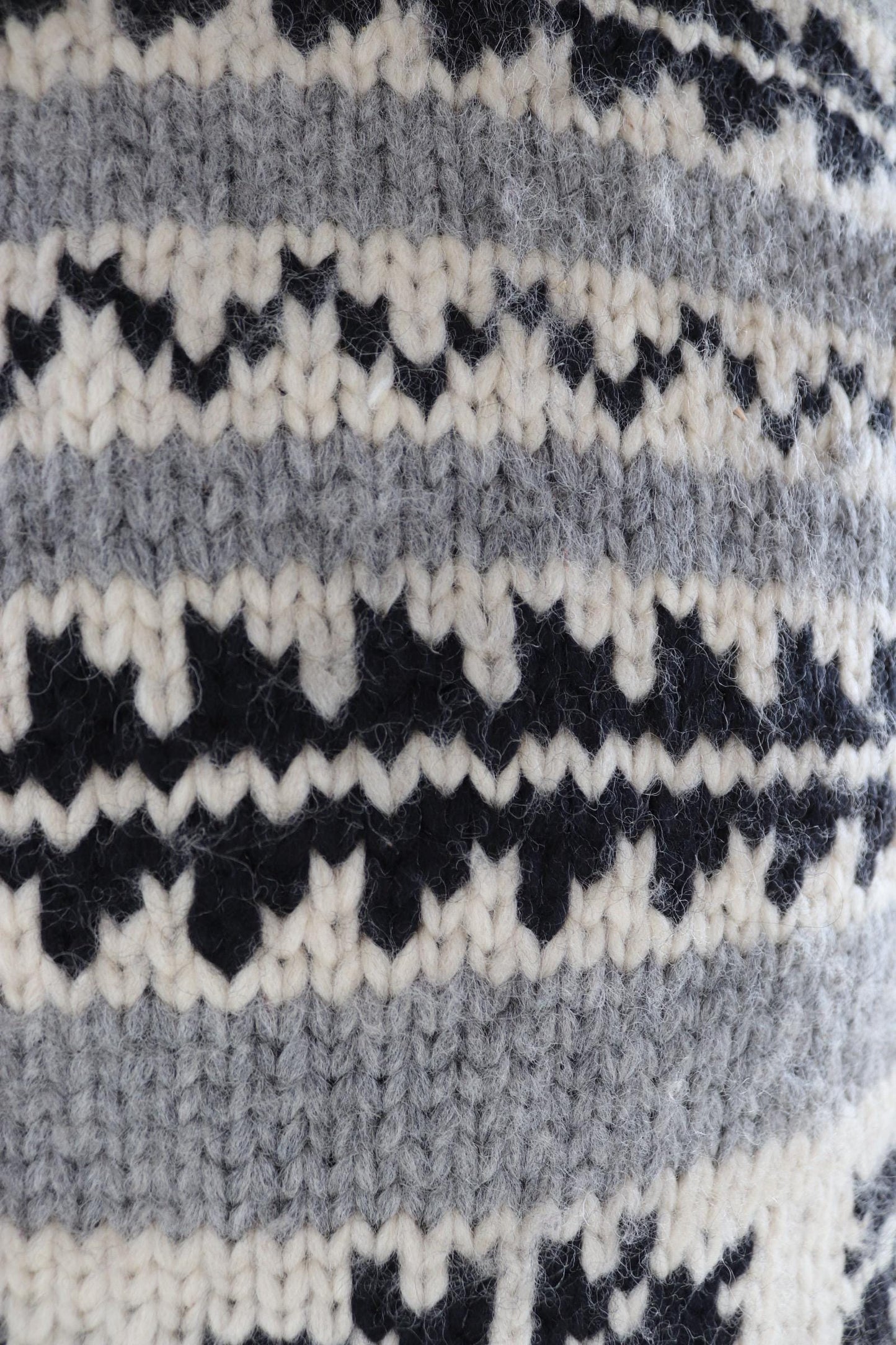 Vintage 1970s hand knitted Cowichan sweater - snowflake design - wool jumper - shawl collar - 40” chest