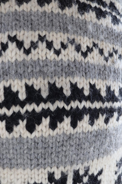 Vintage 1970s hand knitted Cowichan sweater - snowflake design - wool jumper - shawl collar - 40” chest