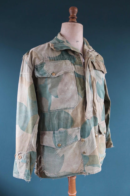 Vintage 1950s Belgian paratrooper smock - moon and balls camouflage jacket - military anorak - 47” chest