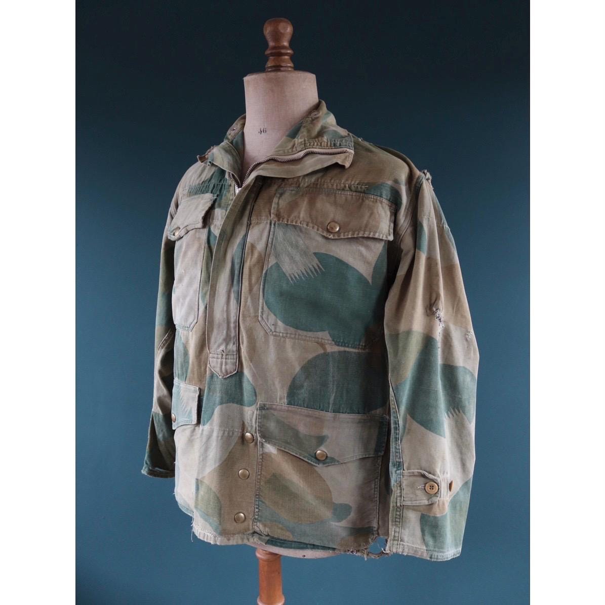 Vintage 1950s Belgian paratrooper smock - moon and balls camouflage jacket - military anorak - 47” chest