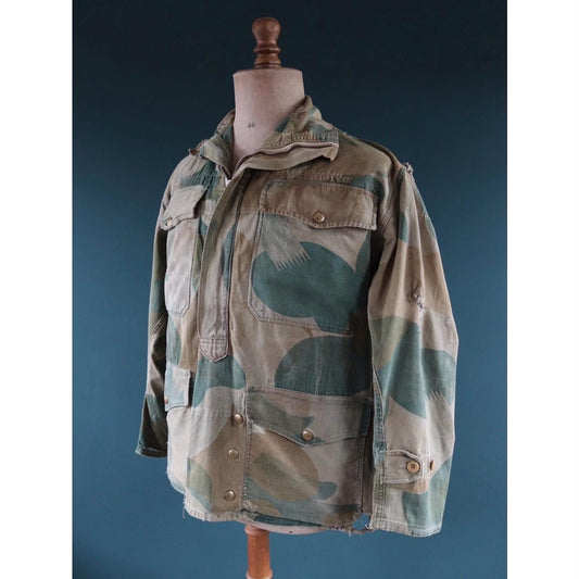 Vintage 1950s Belgian paratrooper smock - moon and balls camouflage jacket - military anorak - 47” chest