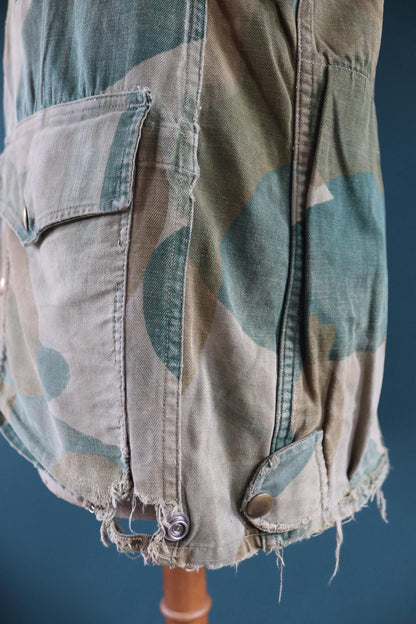Vintage 1950s Belgian paratrooper smock - moon and balls camouflage jacket - military anorak - 47” chest
