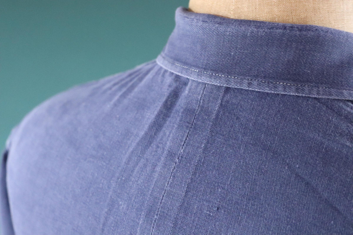 Vintage 1950s Swedish indigo cotton shirt - military workwear - 43” chest