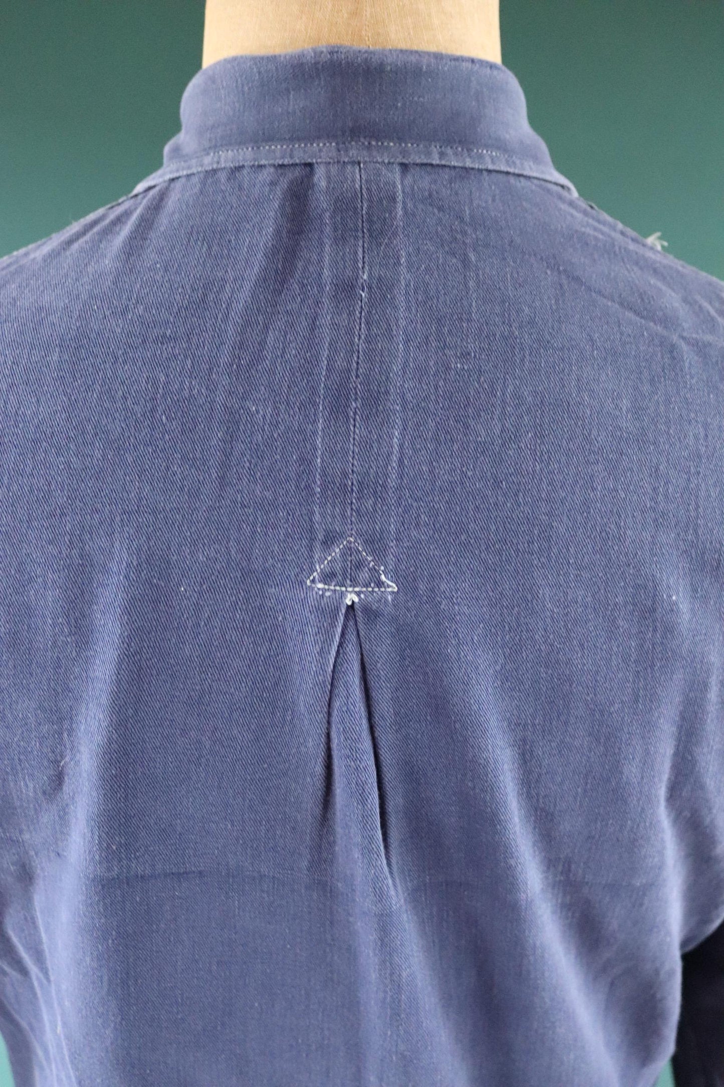 Vintage 1950s Swedish indigo cotton shirt - military workwear - 43” chest