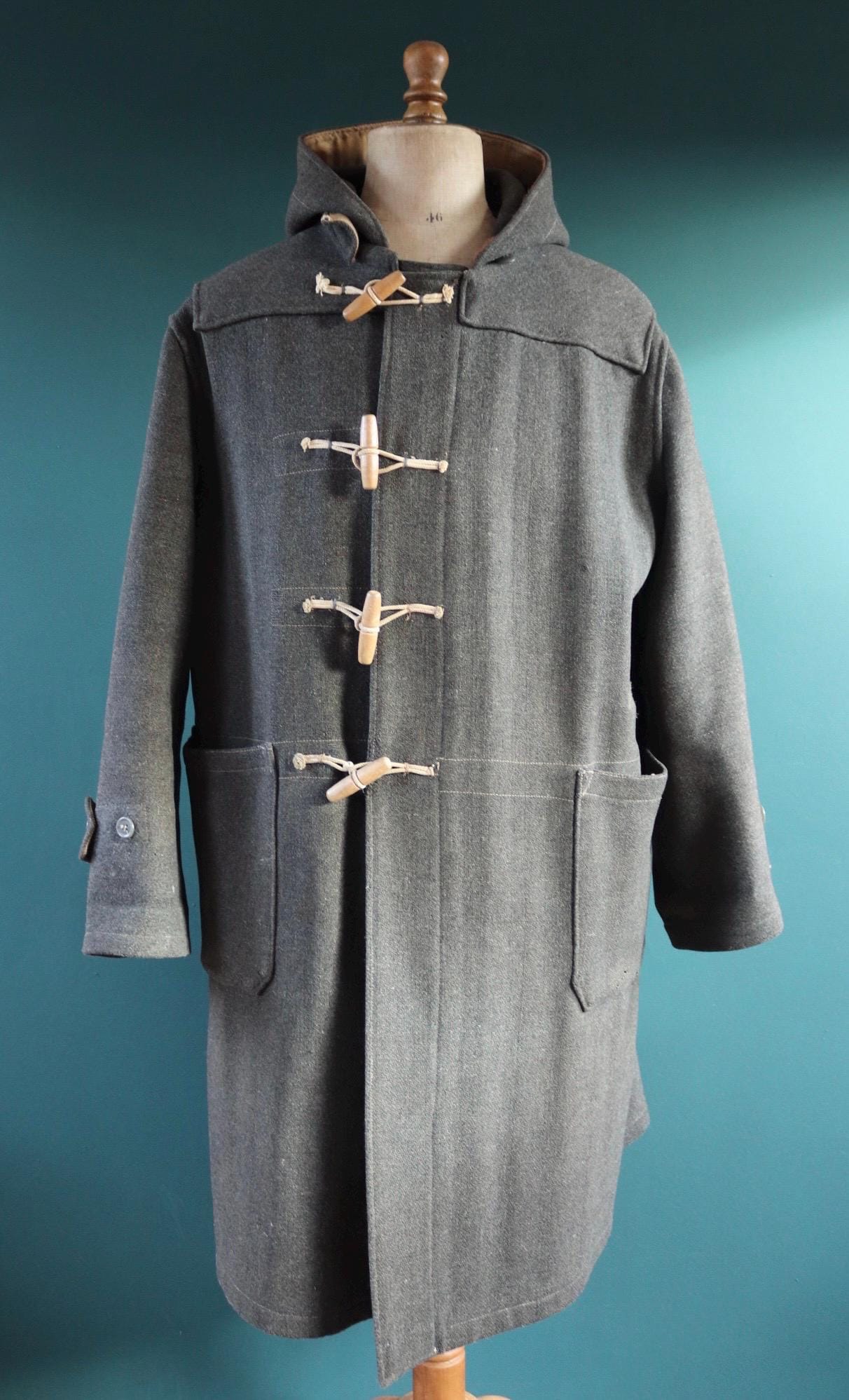 Vintage 1950s Gloverall duffle coat - grey wool jacket - wooden toggle buttons - 54" chest