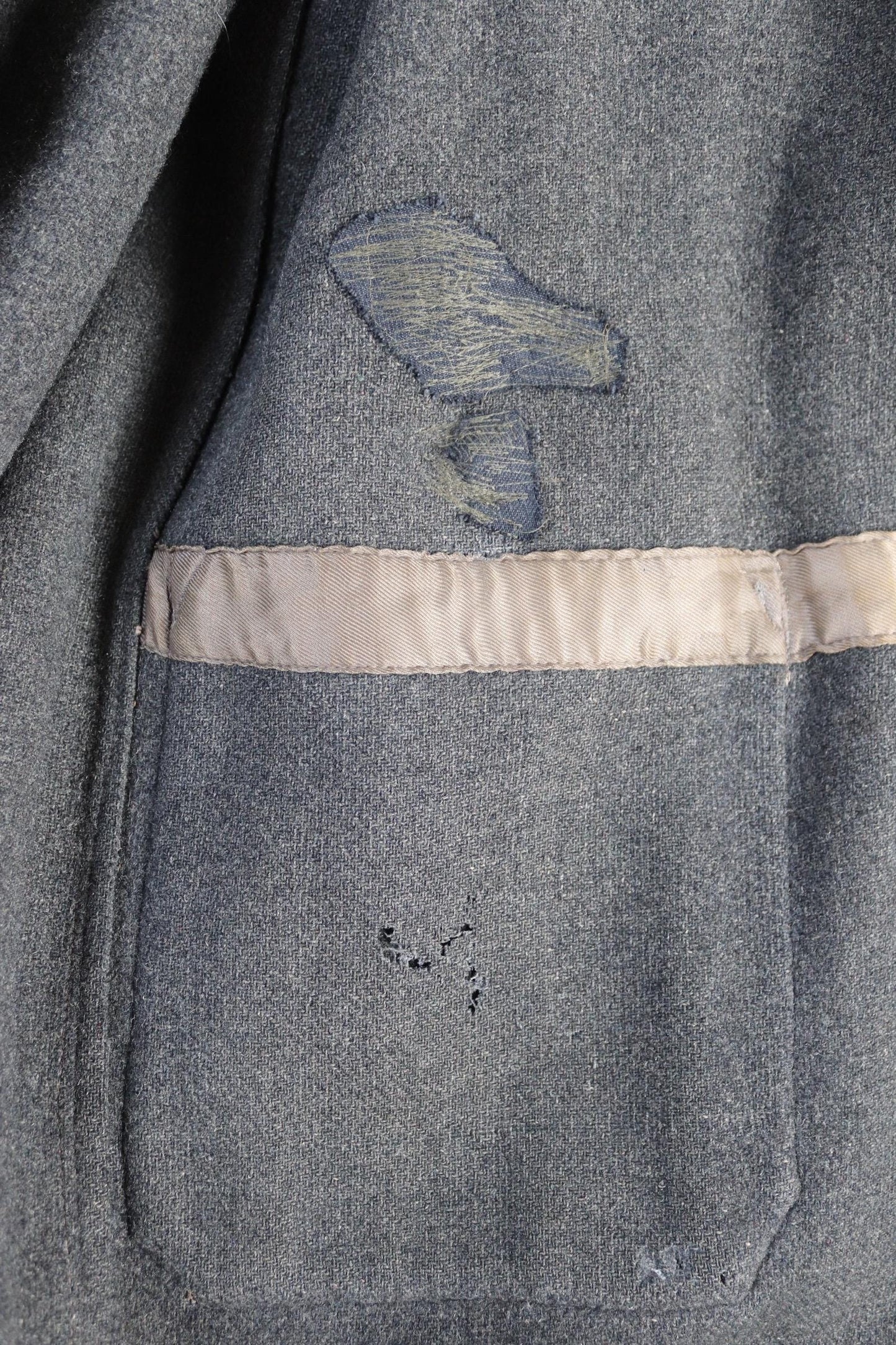 Vintage 1950s Gloverall duffle coat - grey wool jacket - wooden toggle buttons - 54" chest