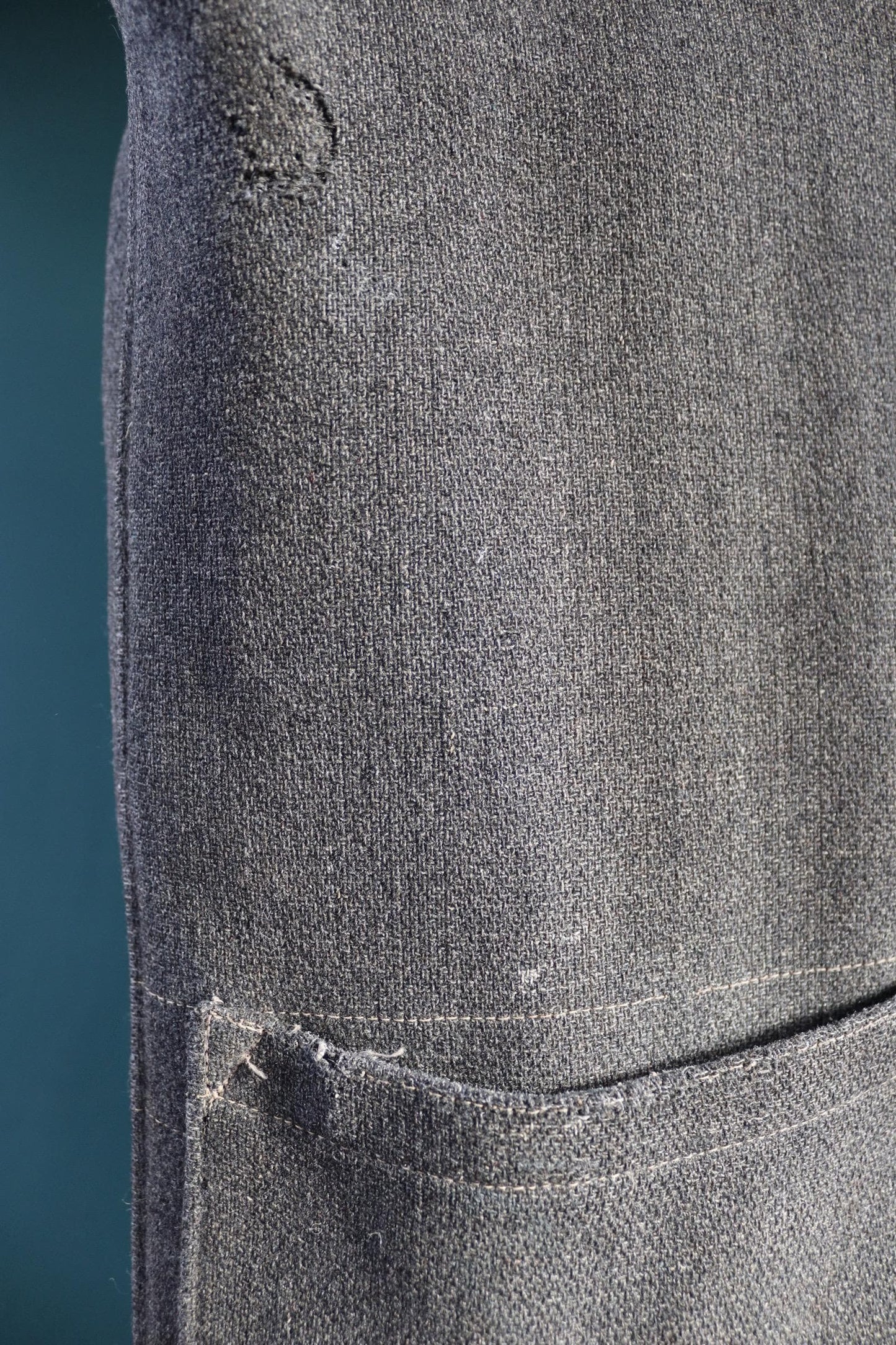 Vintage 1950s Gloverall duffle coat - grey wool jacket - wooden toggle buttons - 54" chest