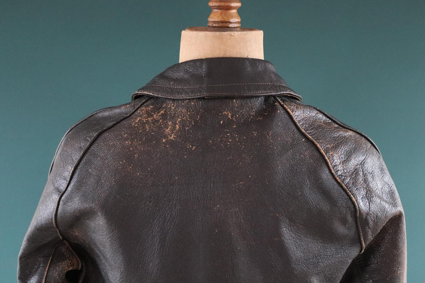 Vintage 1950s Italian black cropped leather jacket - motorcycle blouson - half belt - 45” chest