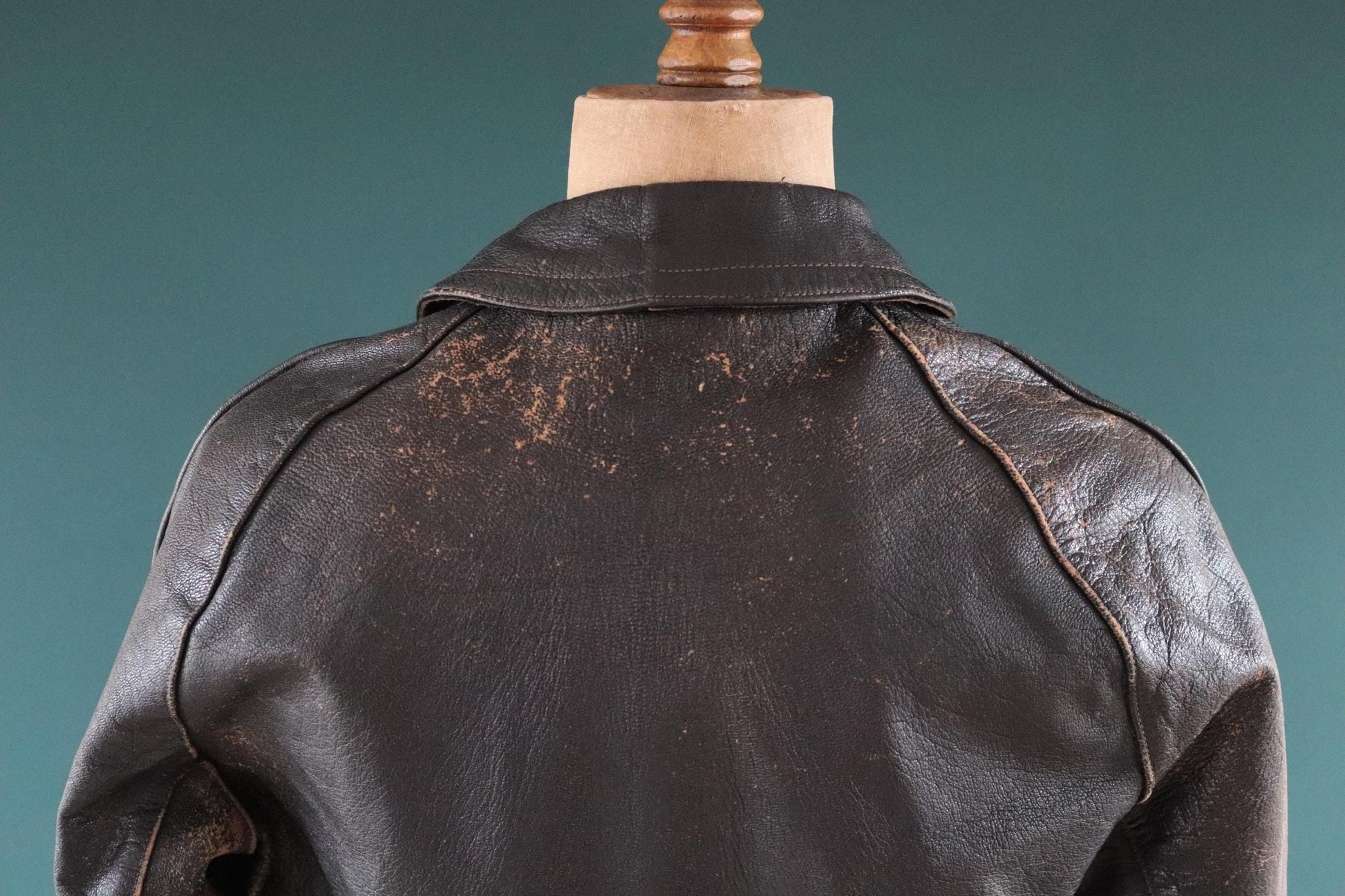 Vintage 1950s Italian black cropped leather jacket - motorcycle blouson - half belt - 45” chest