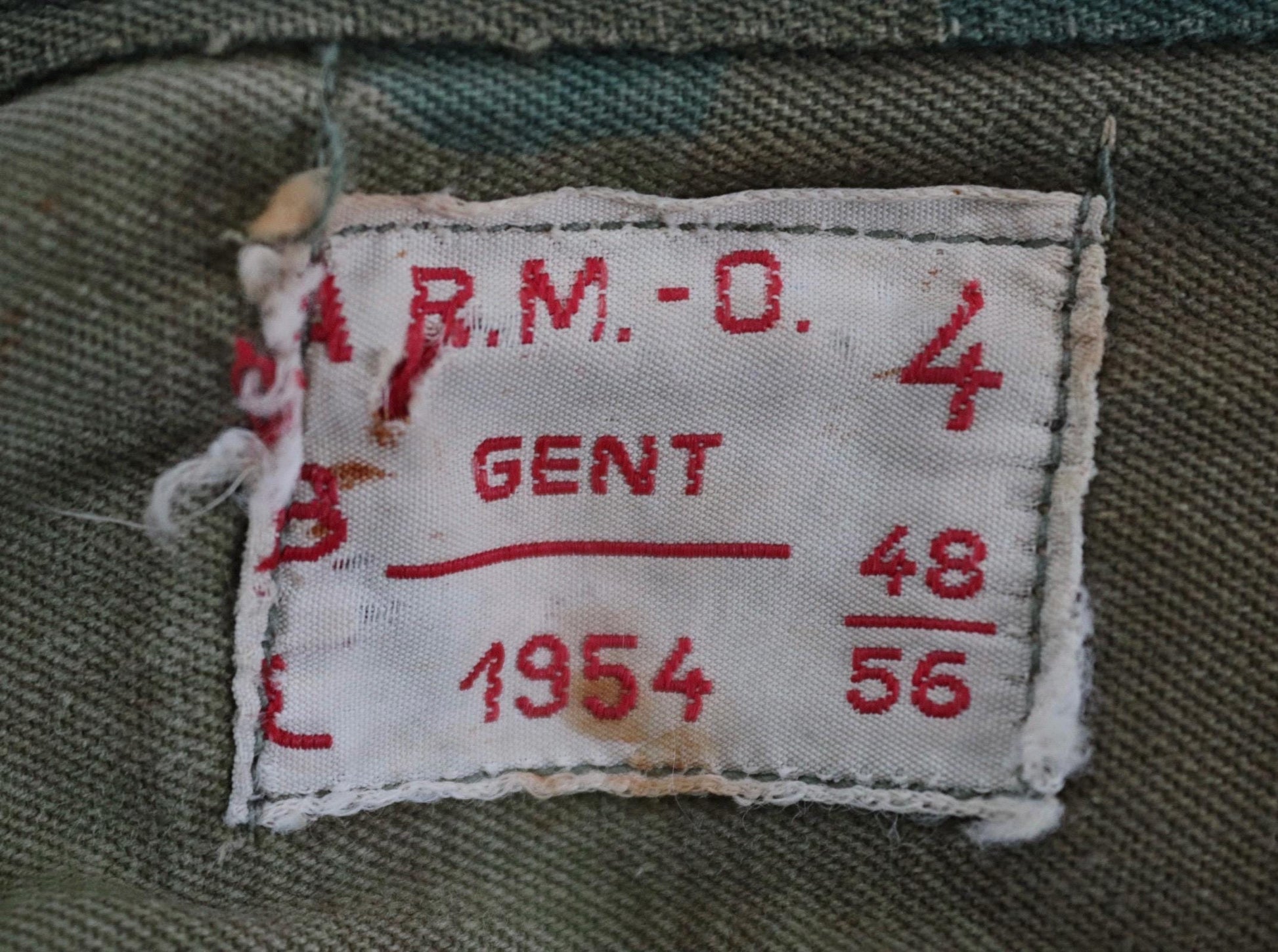 Vintage 1950s Belgian paratrooper smock - moon and balls camouflage jacket - military anorak - 47” chest