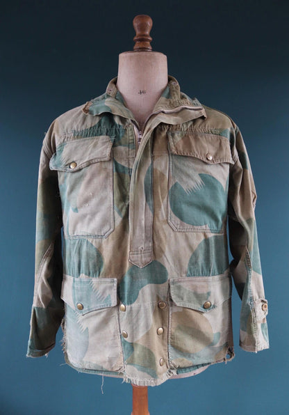 Vintage 1950s Belgian paratrooper smock - moon and balls camouflage jacket - military anorak - 47” chest