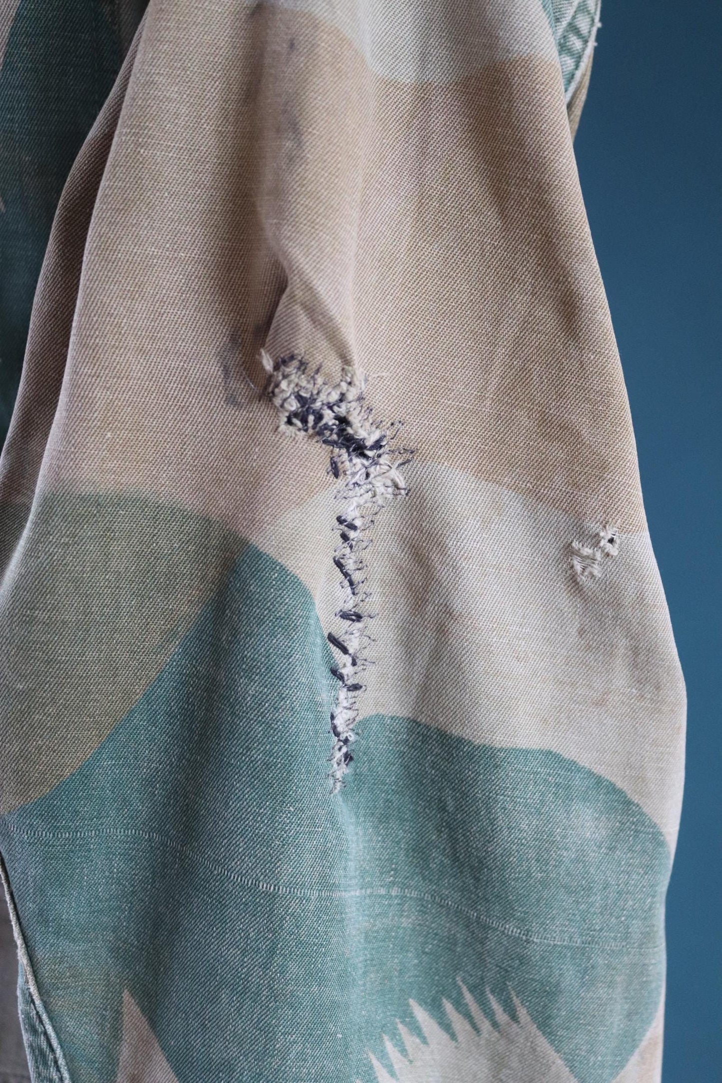 Vintage 1950s Belgian paratrooper smock - moon and balls camouflage jacket - military anorak - 47” chest