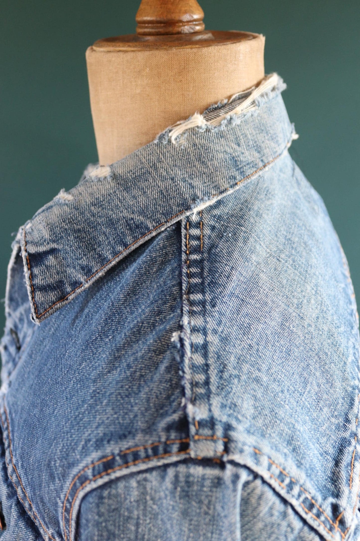 Vintage 1970s Levis big E denim jacket - Levi Strauss red tab - type 3 - trucker workwear - 36” chest