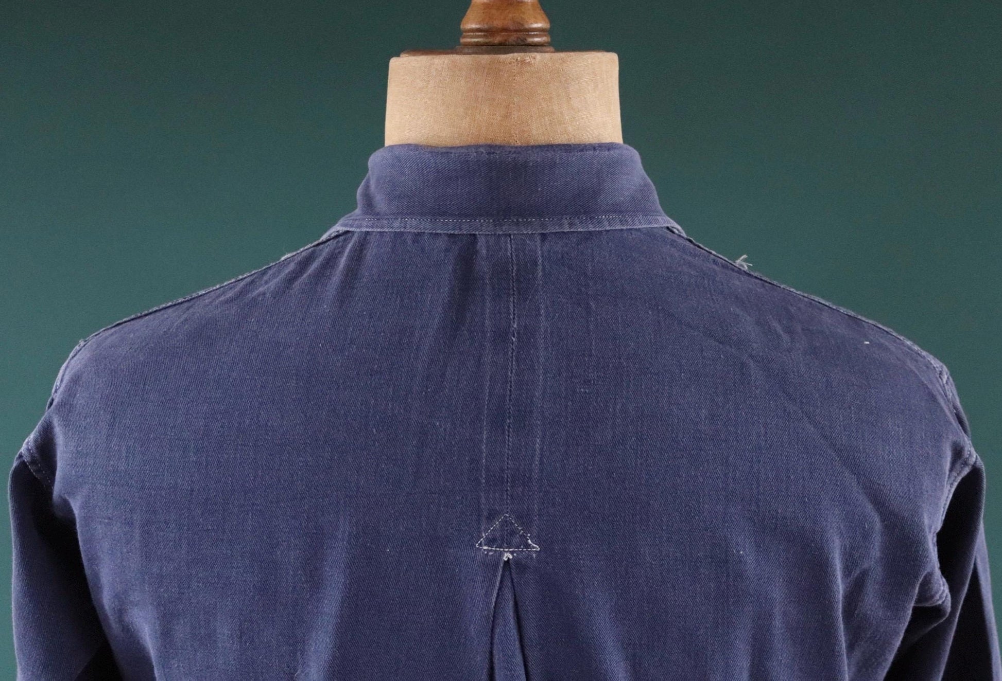 Vintage 1950s Swedish indigo cotton shirt - military workwear - 43” chest