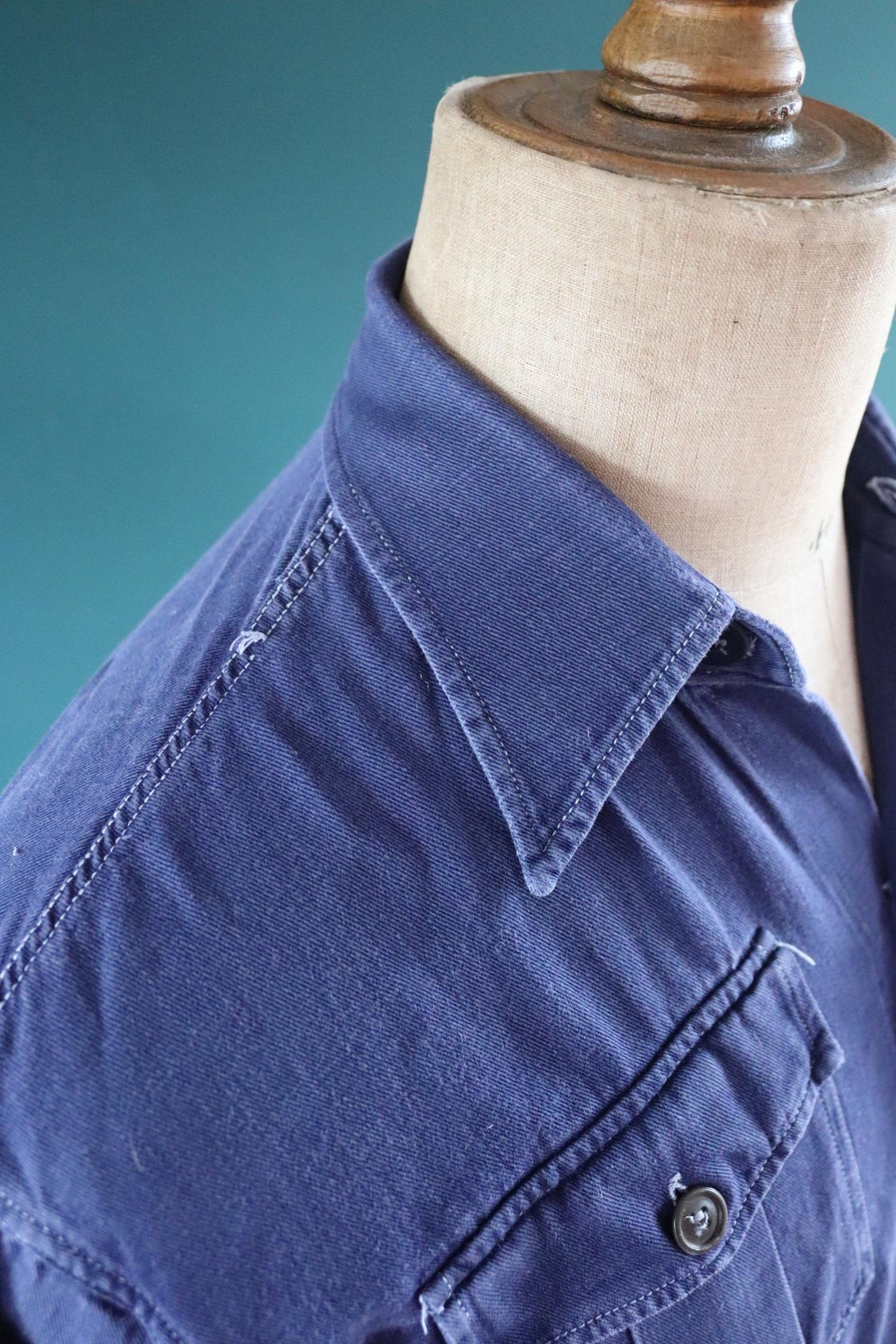 Vintage 1950s Swedish indigo cotton shirt - military workwear - 43” chest