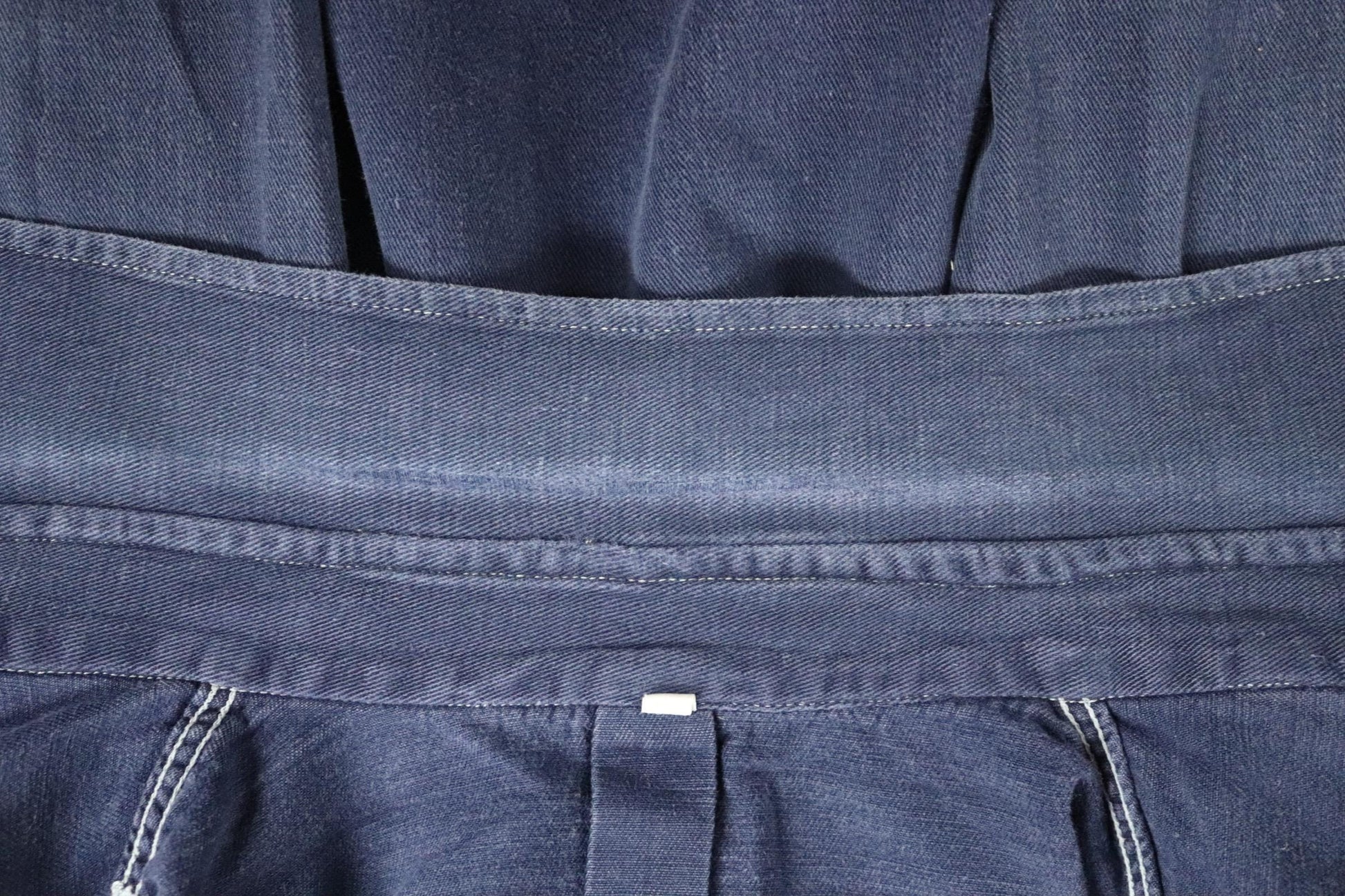 Vintage 1950s Swedish indigo cotton shirt - military workwear - 43” chest