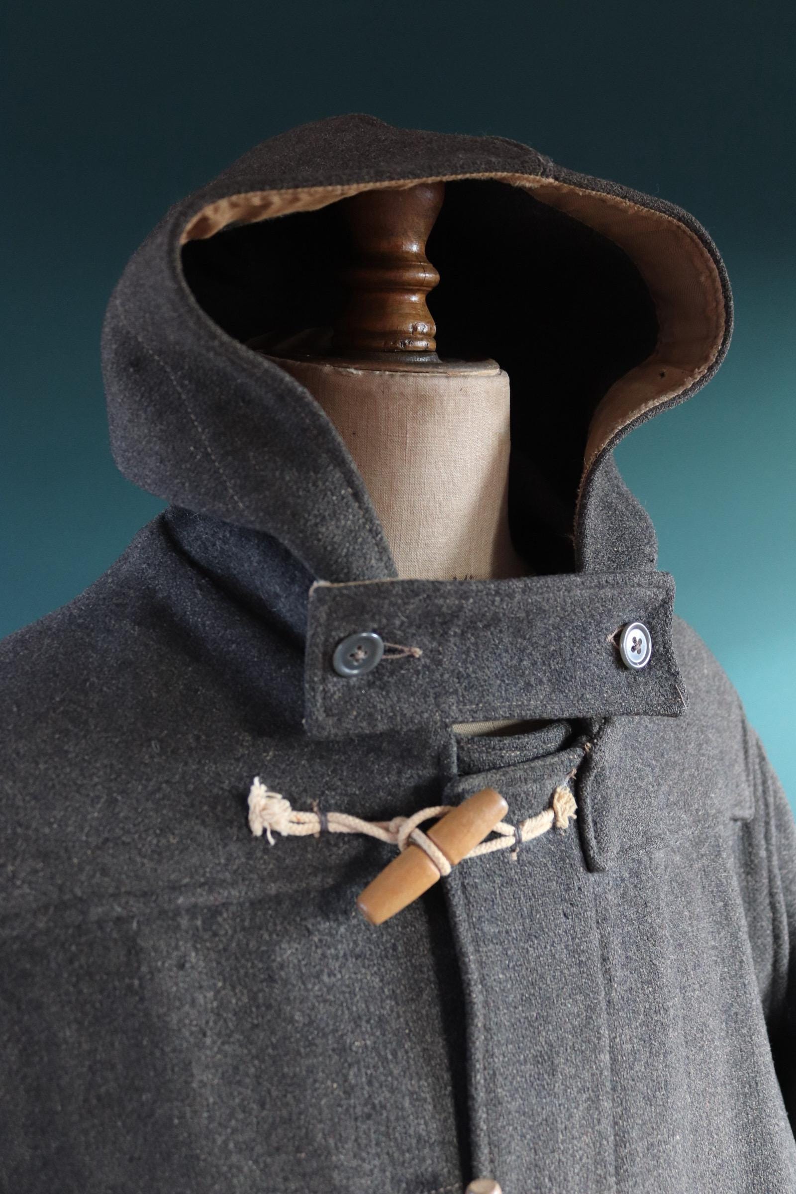 Vintage 1950s Gloverall duffle coat - grey wool jacket - wooden toggle buttons - 54" chest