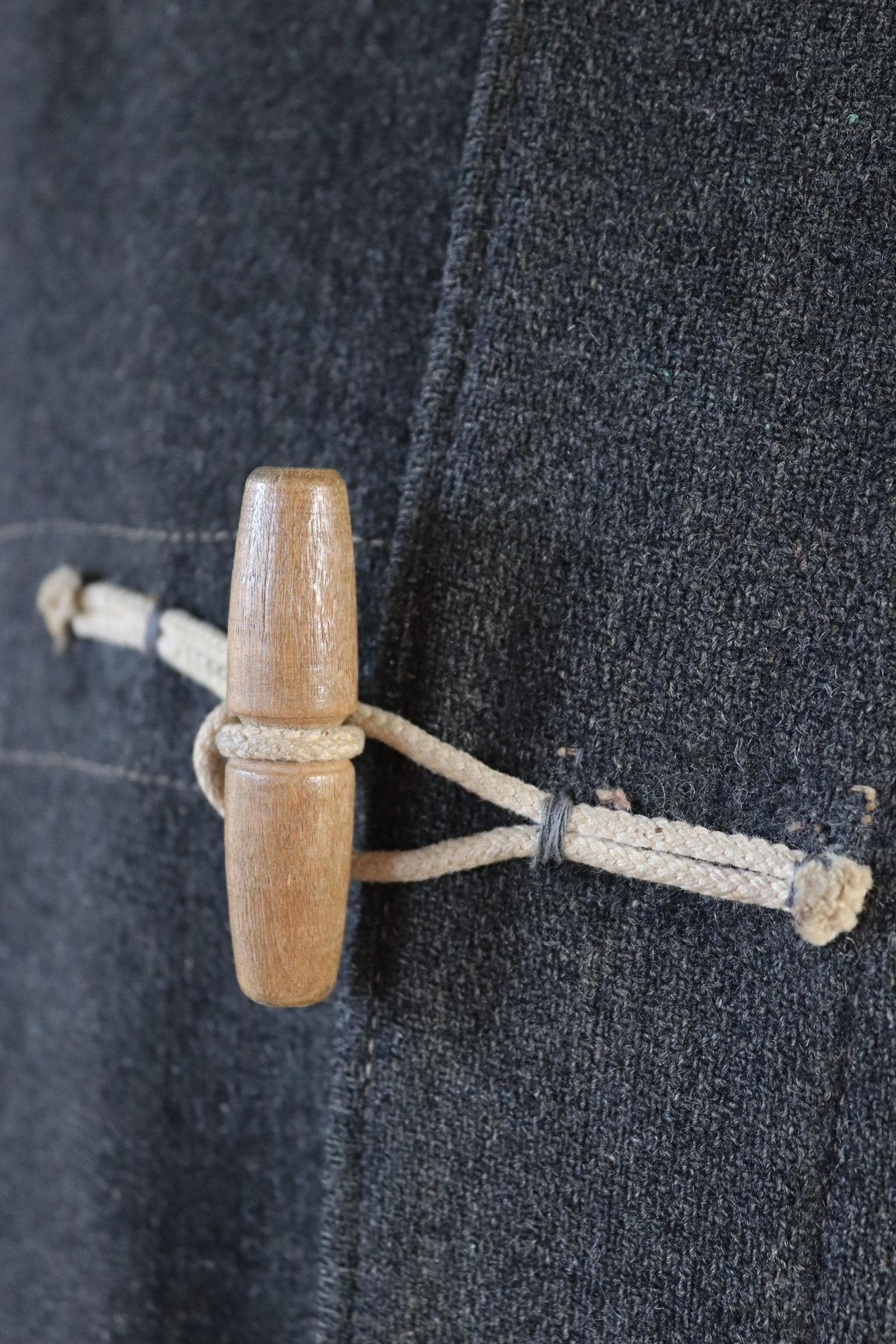 Vintage 1950s Gloverall duffle coat - grey wool jacket - wooden toggle buttons - 54" chest