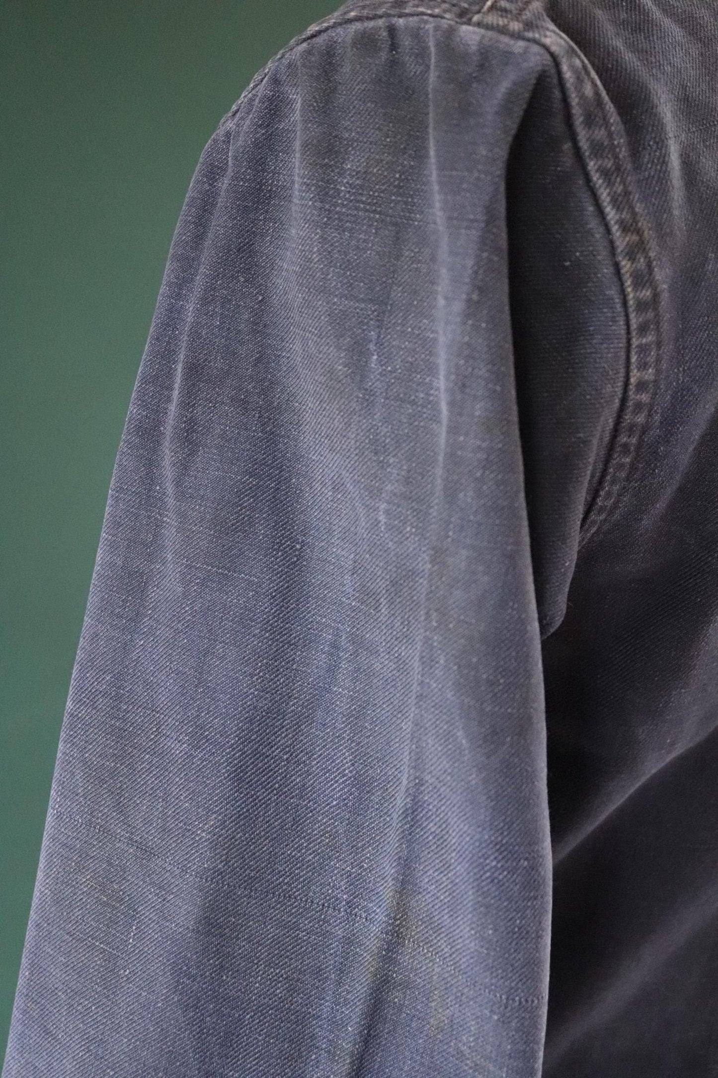 Vintage French blue workwear jacket - 1960s cotton chore coat - 42” chest