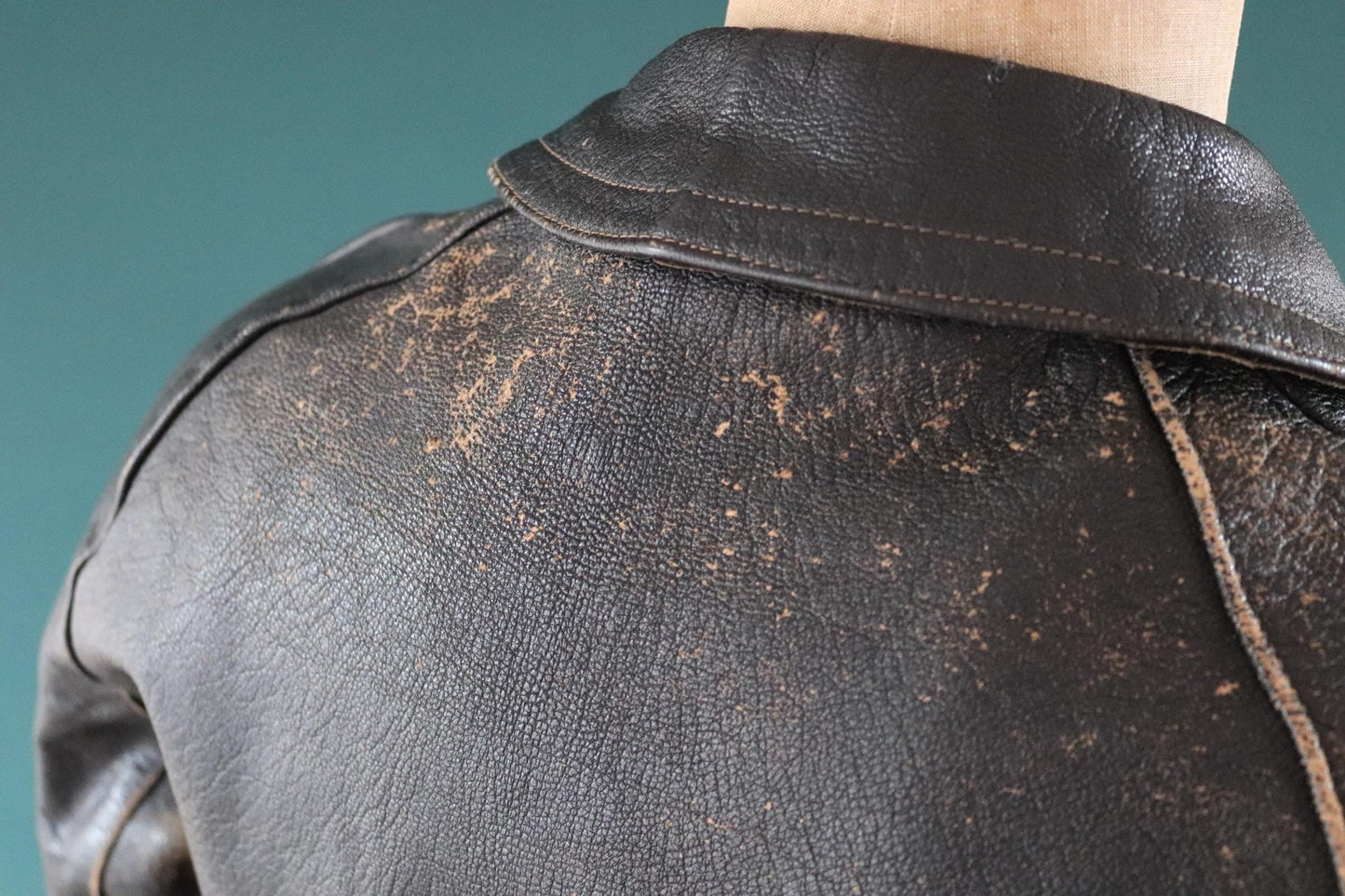 Vintage 1950s Italian black cropped leather jacket - motorcycle blouson - half belt - 45” chest