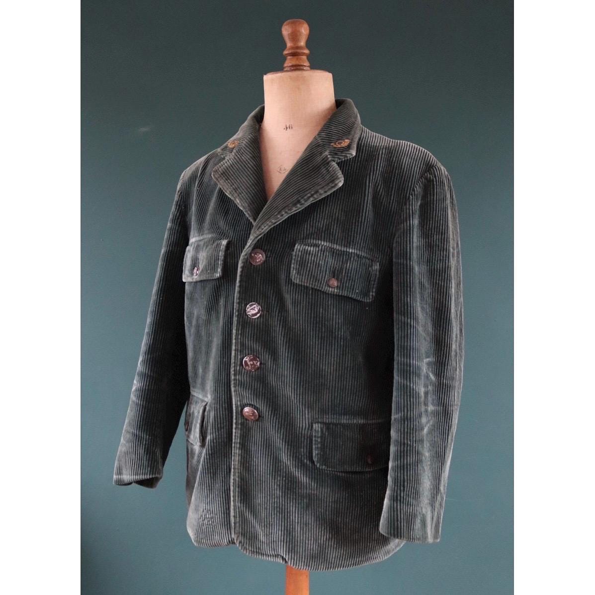 Vintage French workwear jacket - green corduroy - gamekeeper chore coat - 45” chest