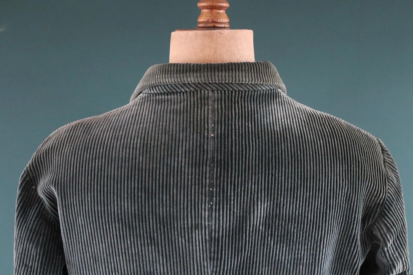 Vintage French workwear jacket - green corduroy - gamekeeper chore coat - 45” chest