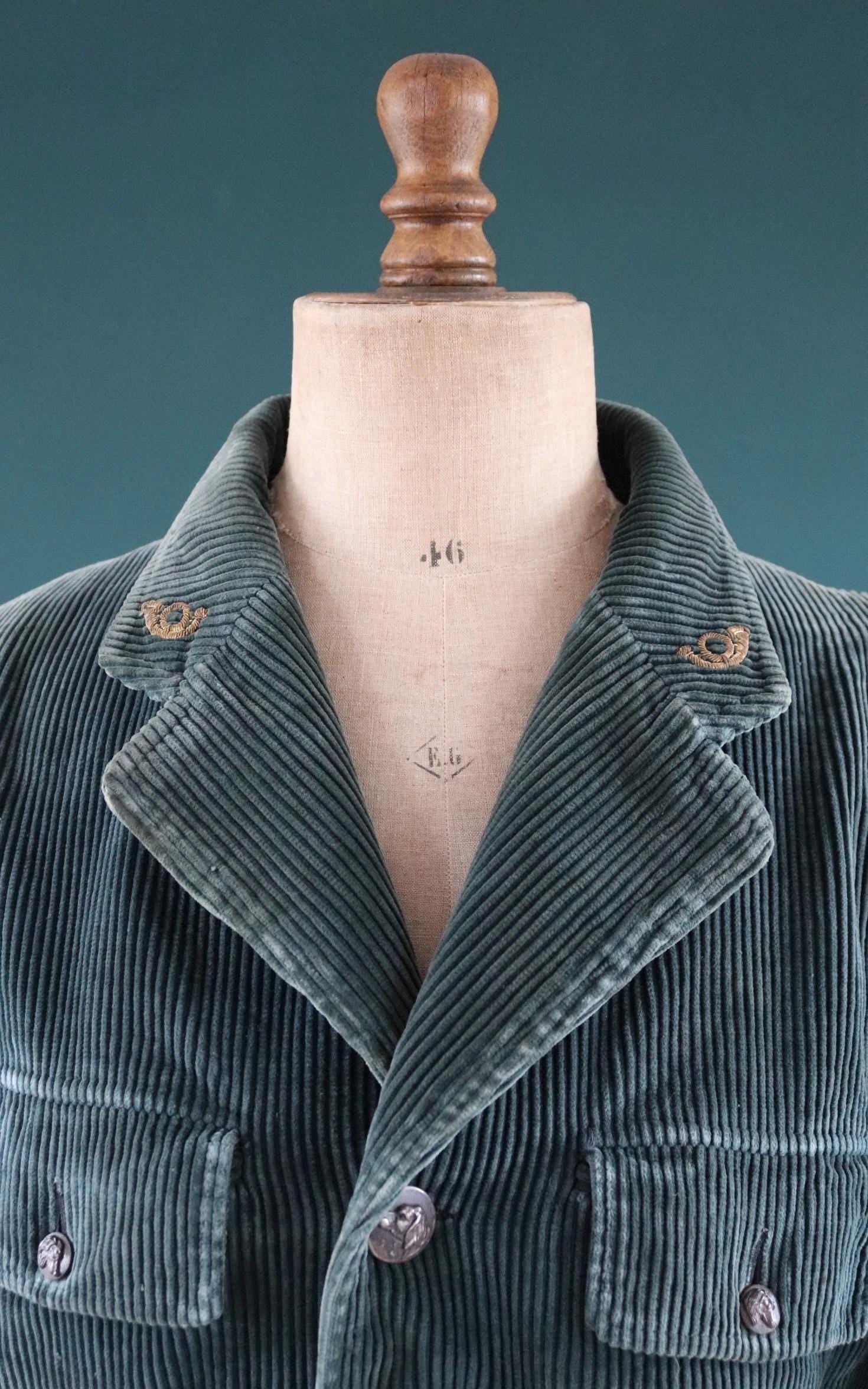 Vintage French workwear jacket - green corduroy - gamekeeper chore coat - 45” chest