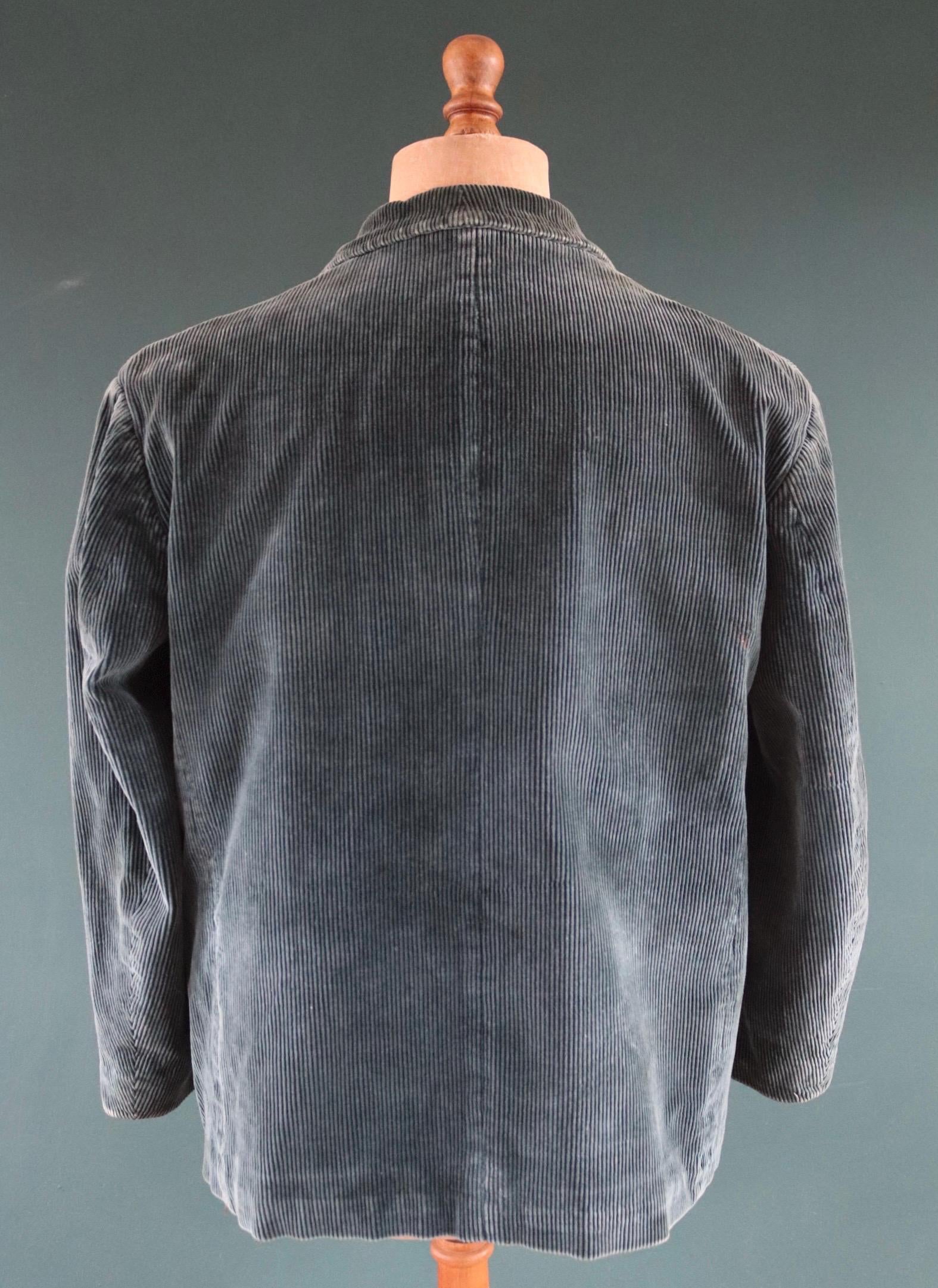 Vintage French workwear jacket - green corduroy - gamekeeper chore coat - 44” chest