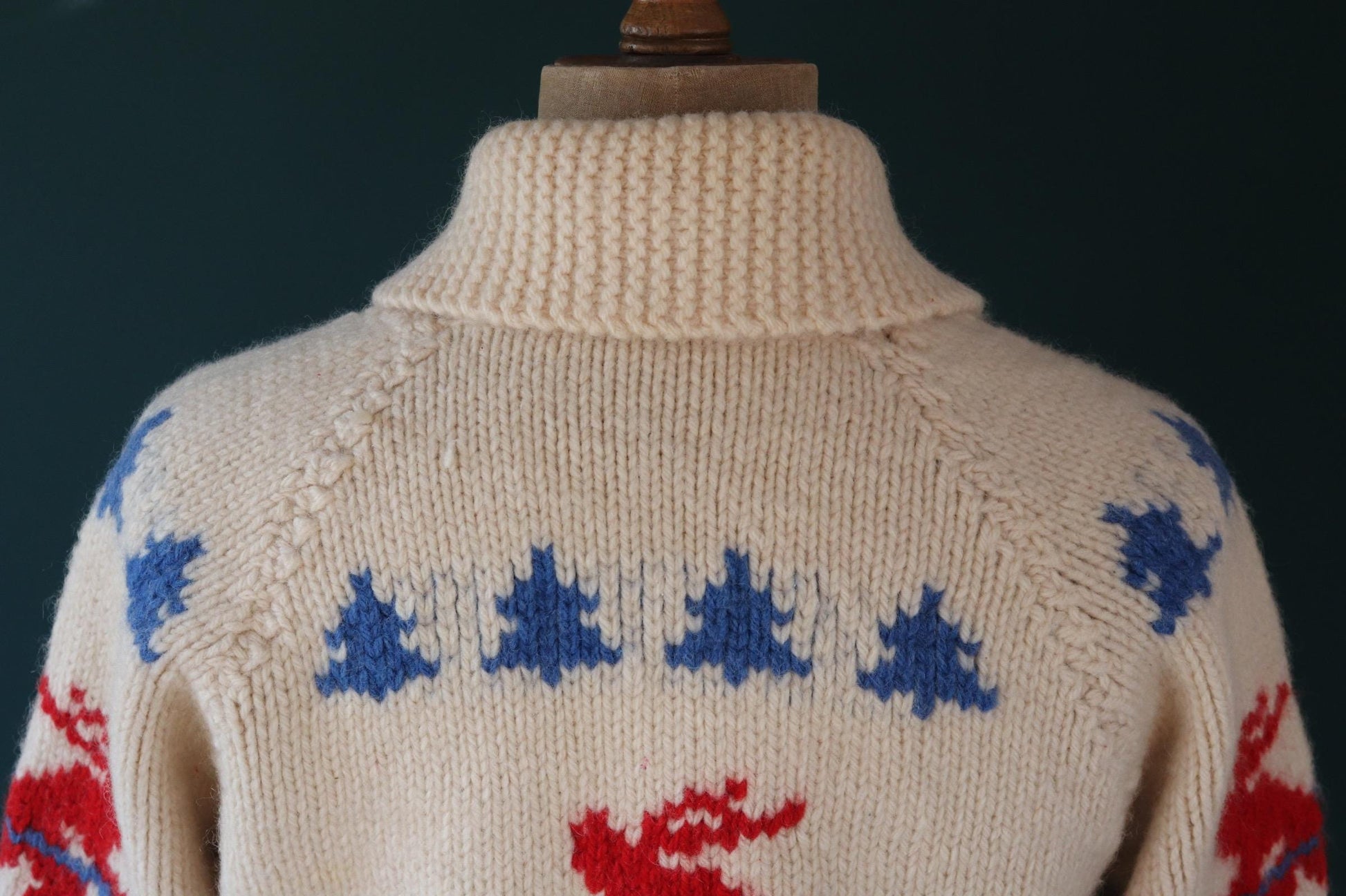 Vintage 1950s wool Cowichan sweater - 1960s novelty hand knit - shawl collar - skiing design jumper - 42” chest