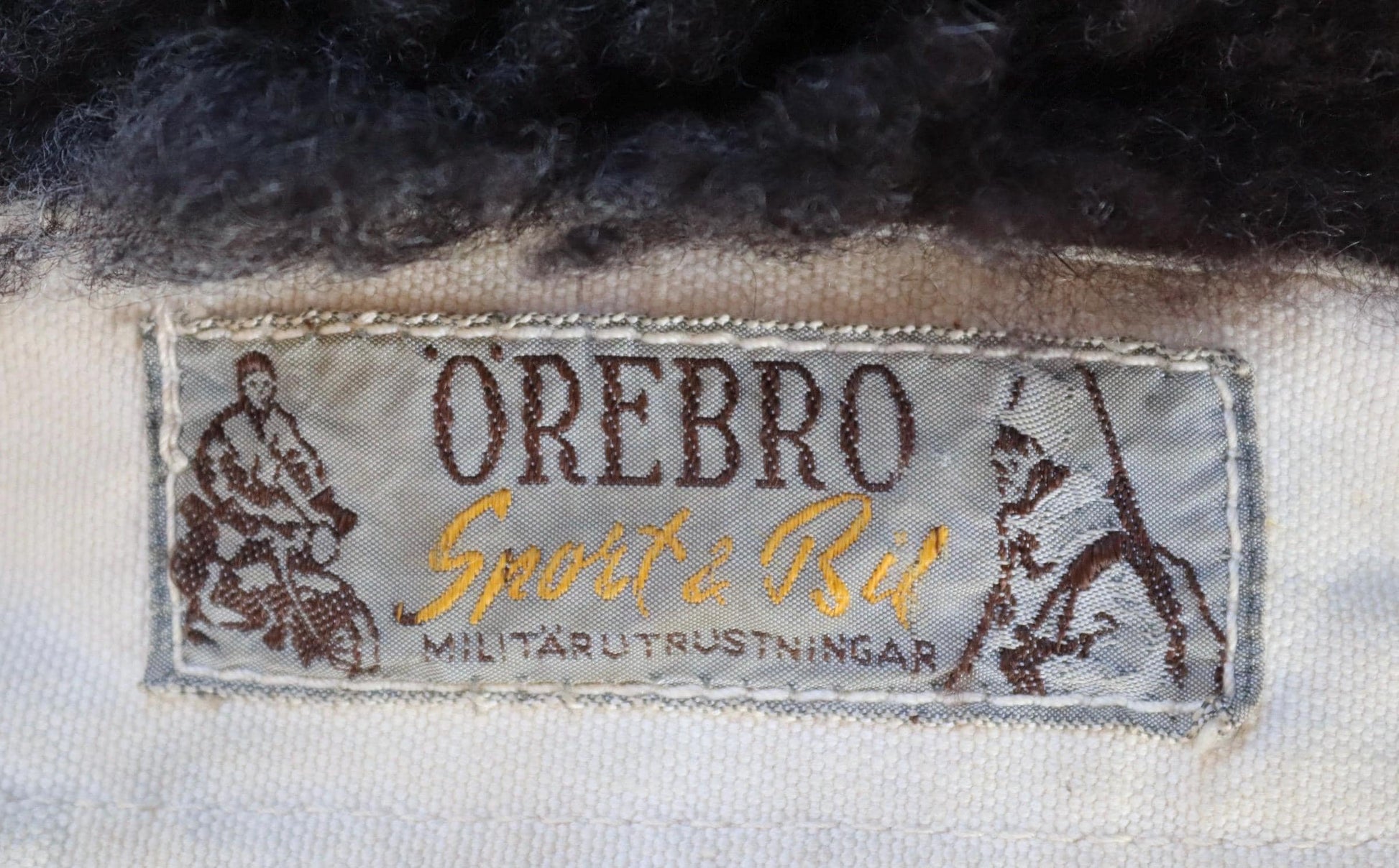 Vintage 1940s Swedish Livpäls sheepskin coat - M1944 - military greatcoat - 47” chest