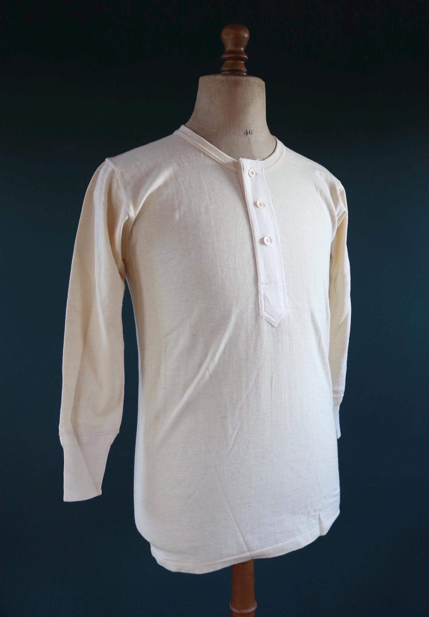 Vintage 1940s 50s French wool undershirt - Henley shirt - thermal base layer - 38" chest