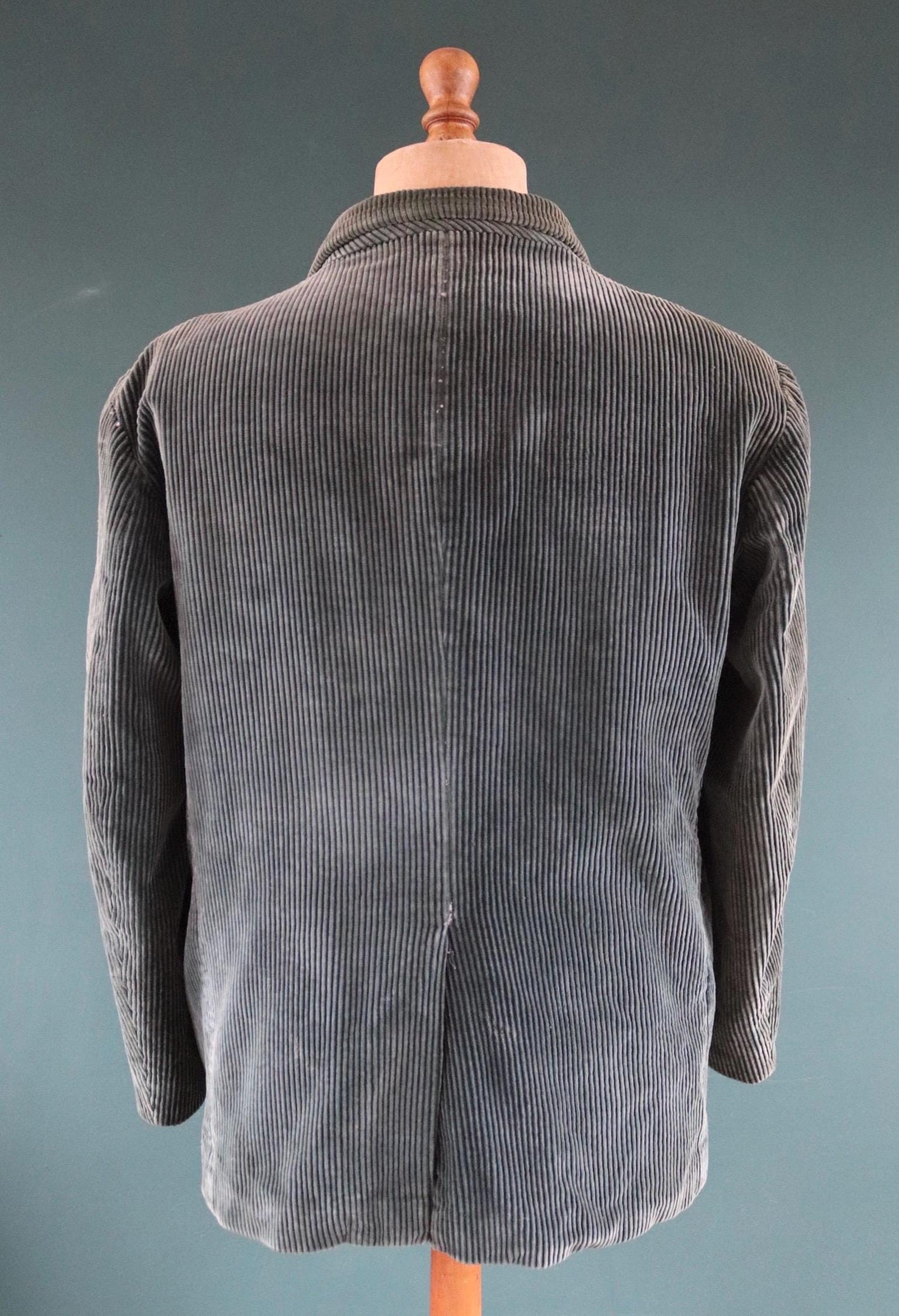 Vintage French workwear jacket - green corduroy - gamekeeper chore coat - 45” chest