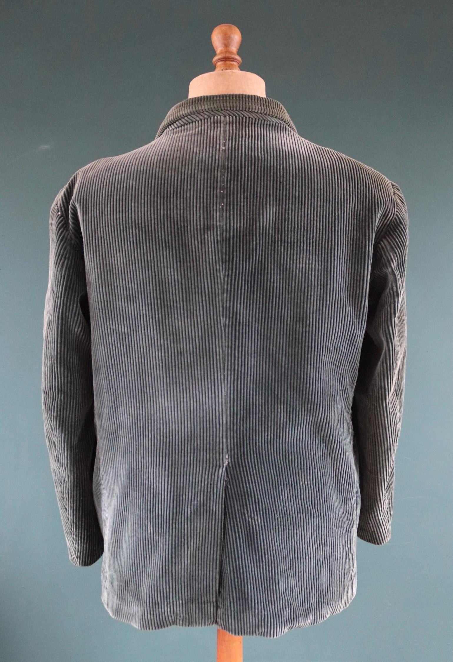 Vintage French workwear jacket - green corduroy - gamekeeper chore coat - 45” chest