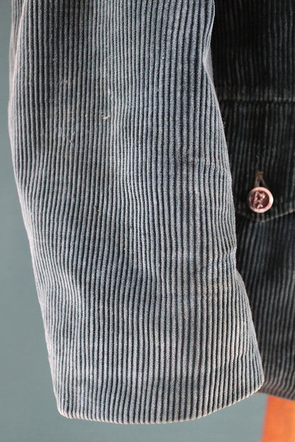 Vintage French workwear jacket - green corduroy - gamekeeper chore coat - 44” chest