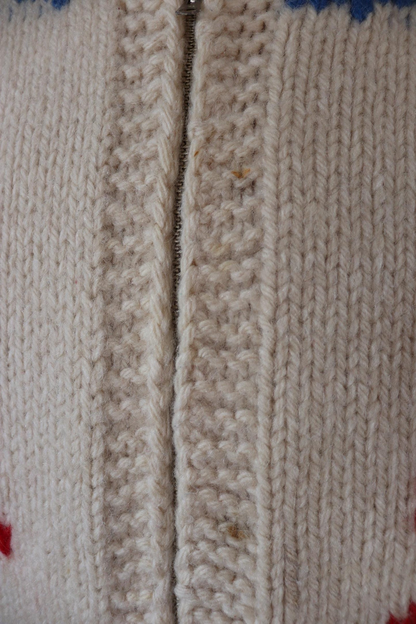 Vintage 1950s wool Cowichan sweater - 1960s novelty hand knit - shawl collar - skiing design jumper - 42” chest