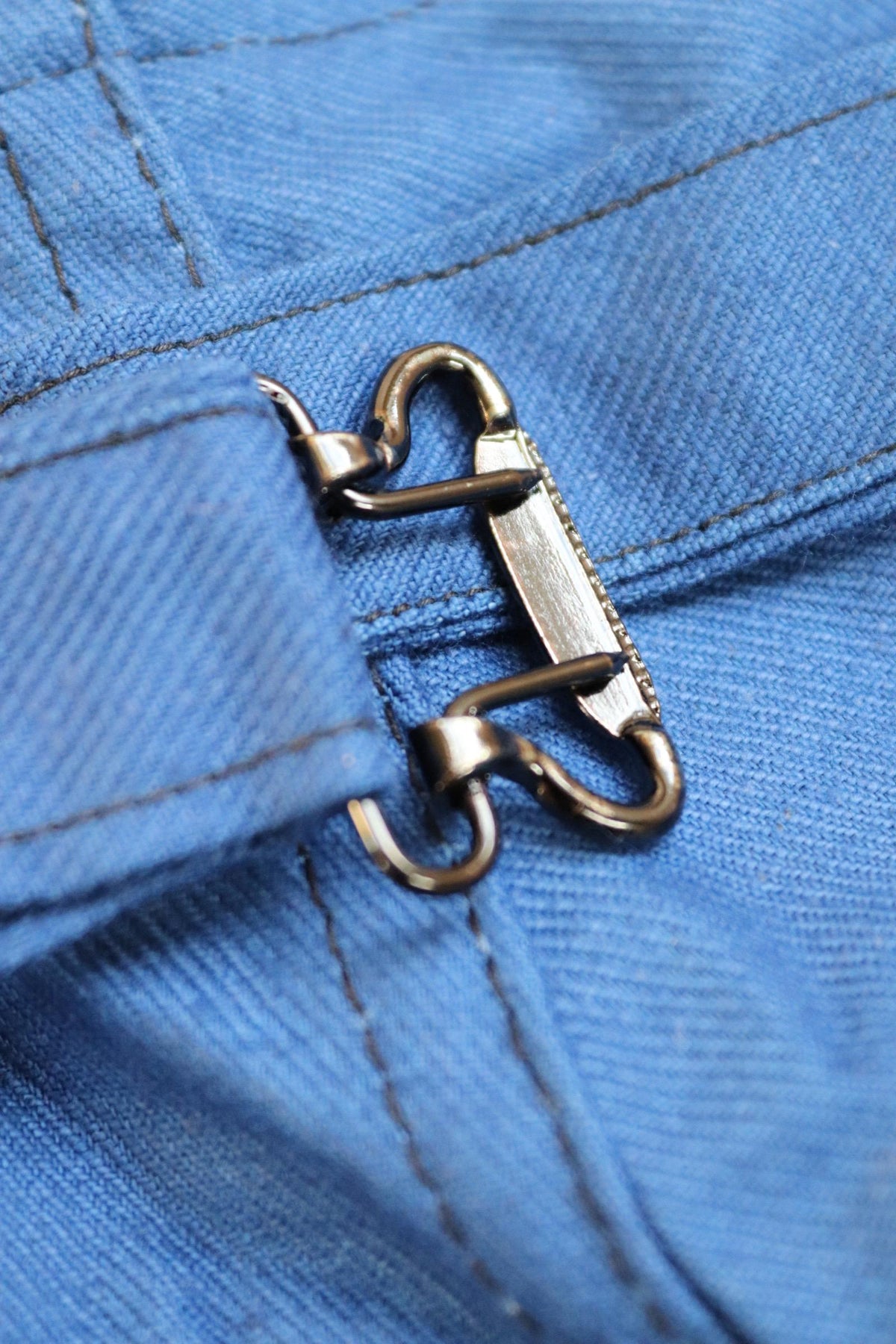 Vintage WW2 workwear trousers - 1940s deadstock - Swedish military - buckle back pants - blue cotton twill - 30” x 32”