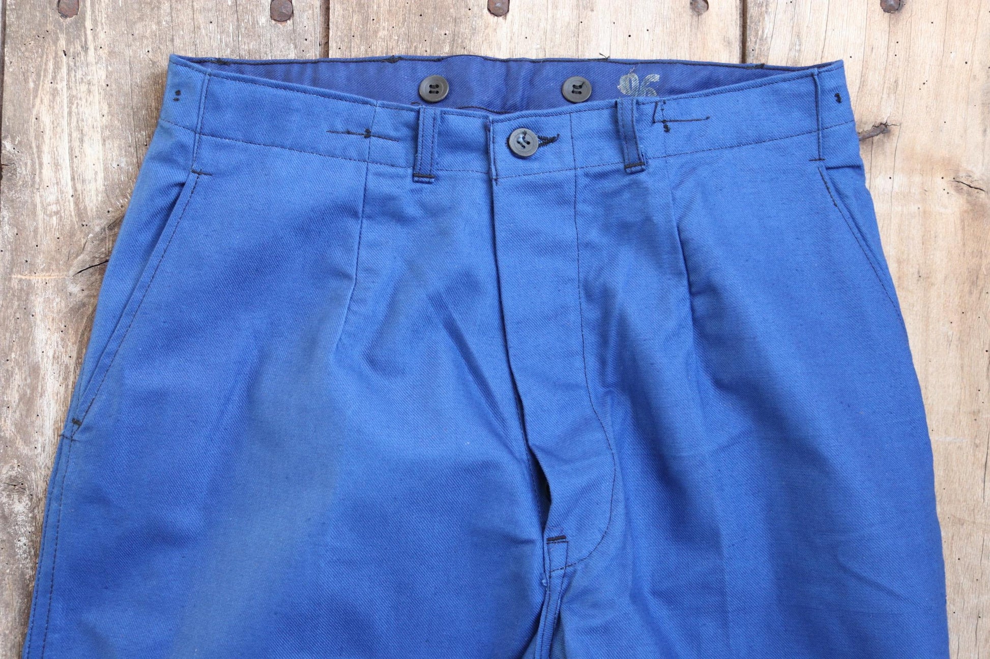 Vintage WW2 workwear trousers - 1940s deadstock - Swedish military - buckle back pants - blue cotton twill - 30” x 32”