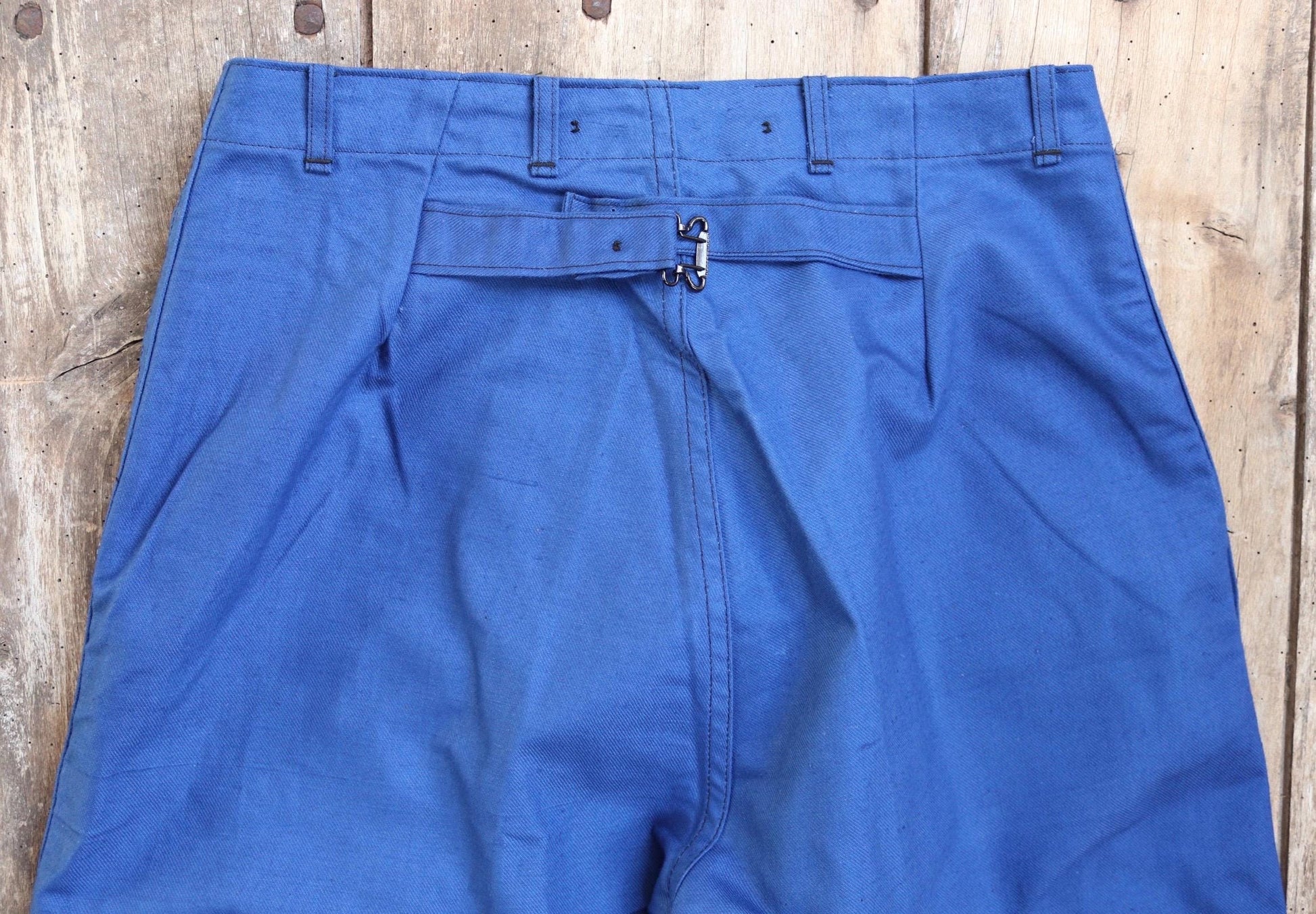 Vintage WW2 workwear trousers - 1940s deadstock - Swedish military - buckle back pants - blue cotton twill - 30” x 32”