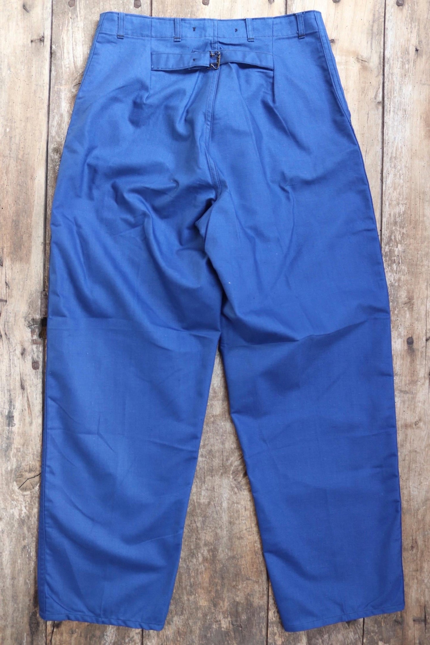 Vintage WW2 workwear trousers - 1940s deadstock - Swedish military - buckle back pants - indigo blue cotton twill - 32” x 32”