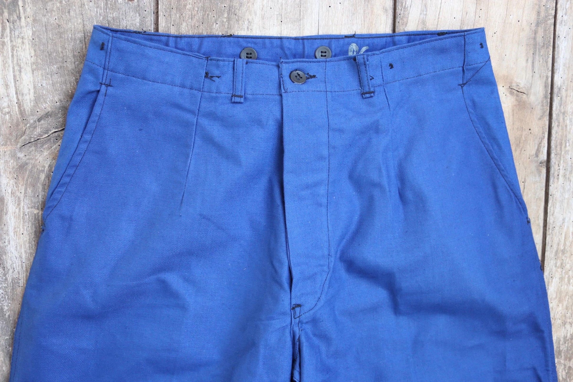 Vintage WW2 workwear trousers - 1940s deadstock - Swedish military - buckle back pants - indigo blue cotton twill - 32” x 32”