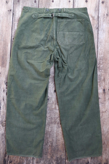 Vintage 1940s Swedish workwear trousers - WW2 utility chore pants - buckle back - 35” x 31”