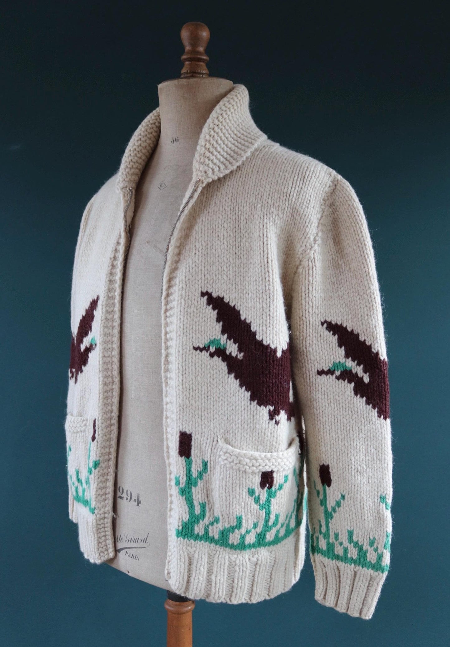 Vintage 1960s wool Cowichan sweater - 1970s novelty hand knit - shawl collar - geese design jumper - 42” chest